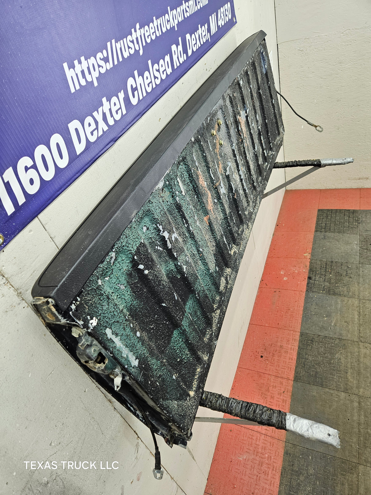 1999-2007 Chevrolet Silverado / GMC Sierra 1500 2500 3500 Tailgate