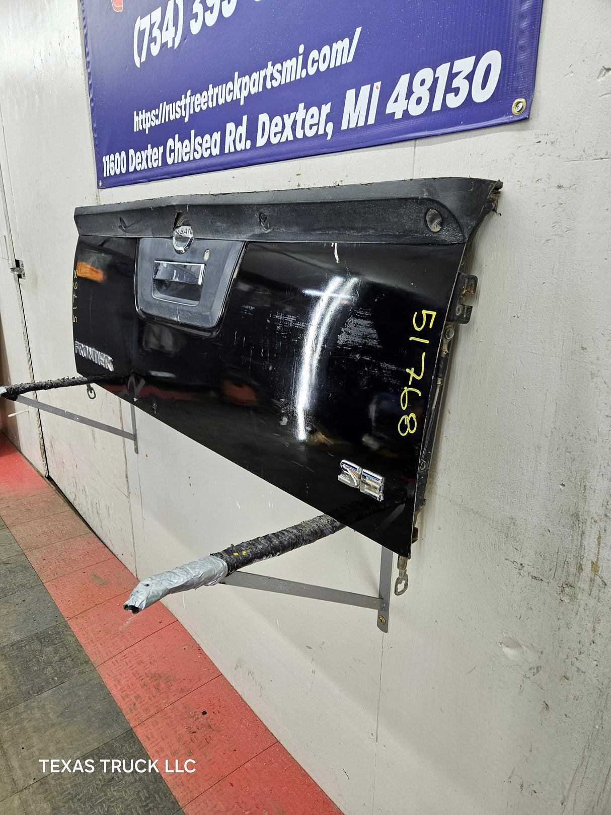 2013-2021 Nissan Frontier Tailgate Trunk Hatch