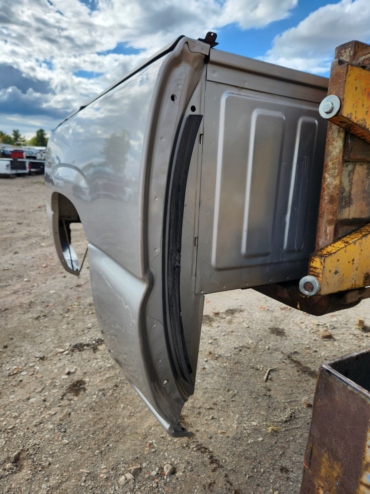 1999-2007 Chevrolet Silverado / GMC Sierra 1500 5' 8" Short Truck Bed