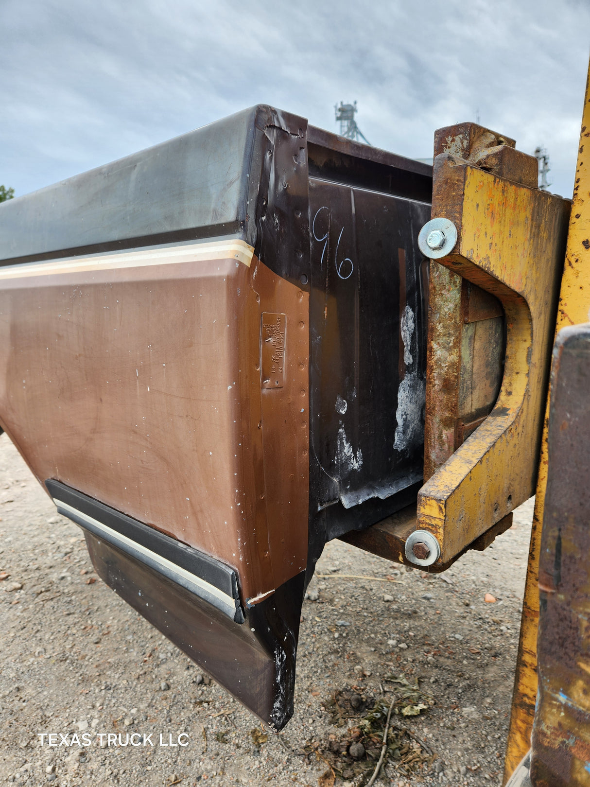 1987-1997 Ford F150 F250 F350 OBS 6' 9" Short Truck Bed