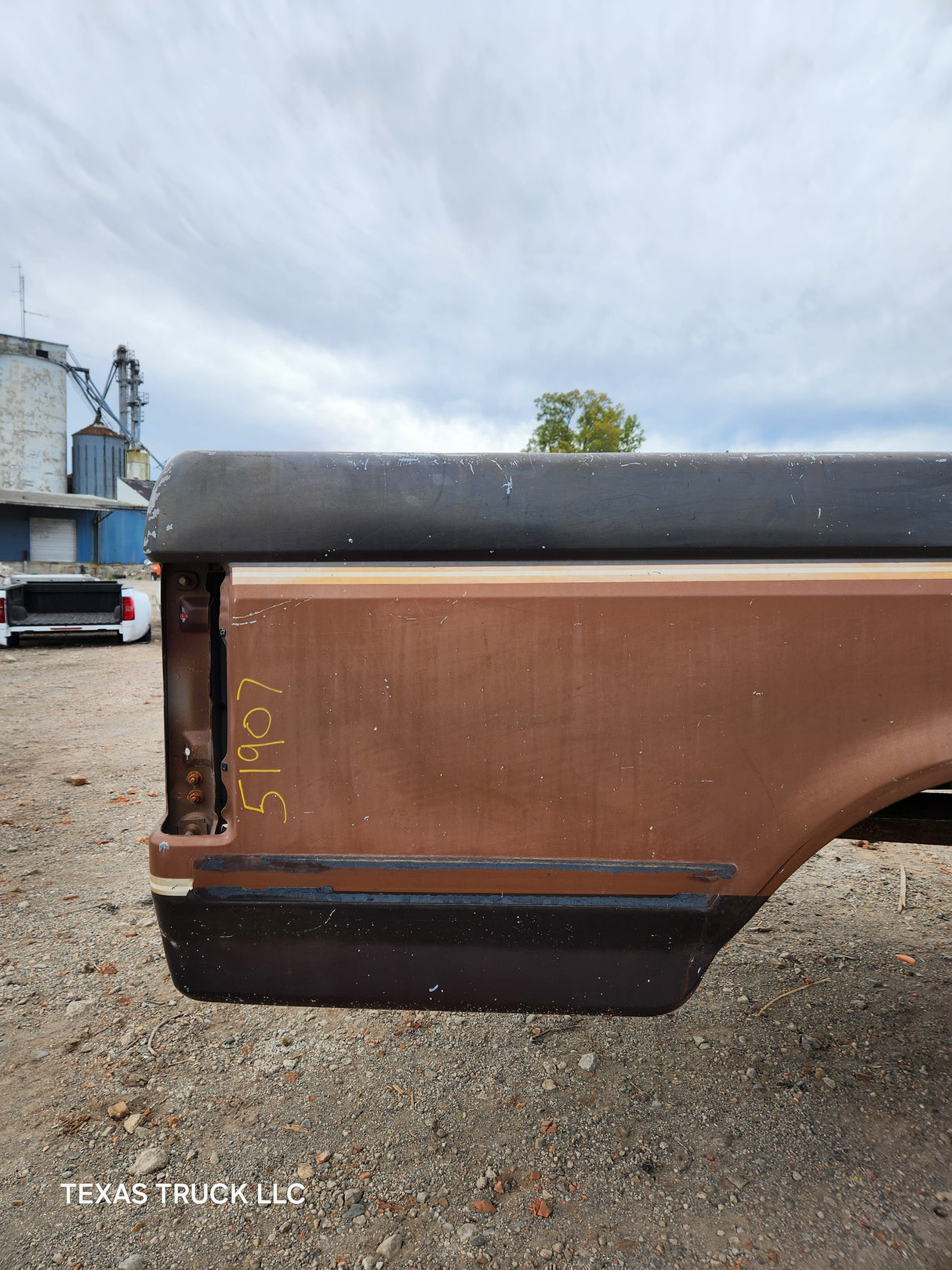 1987-1997 Ford F150 F250 F350 OBS 6' 9" Short Truck Bed