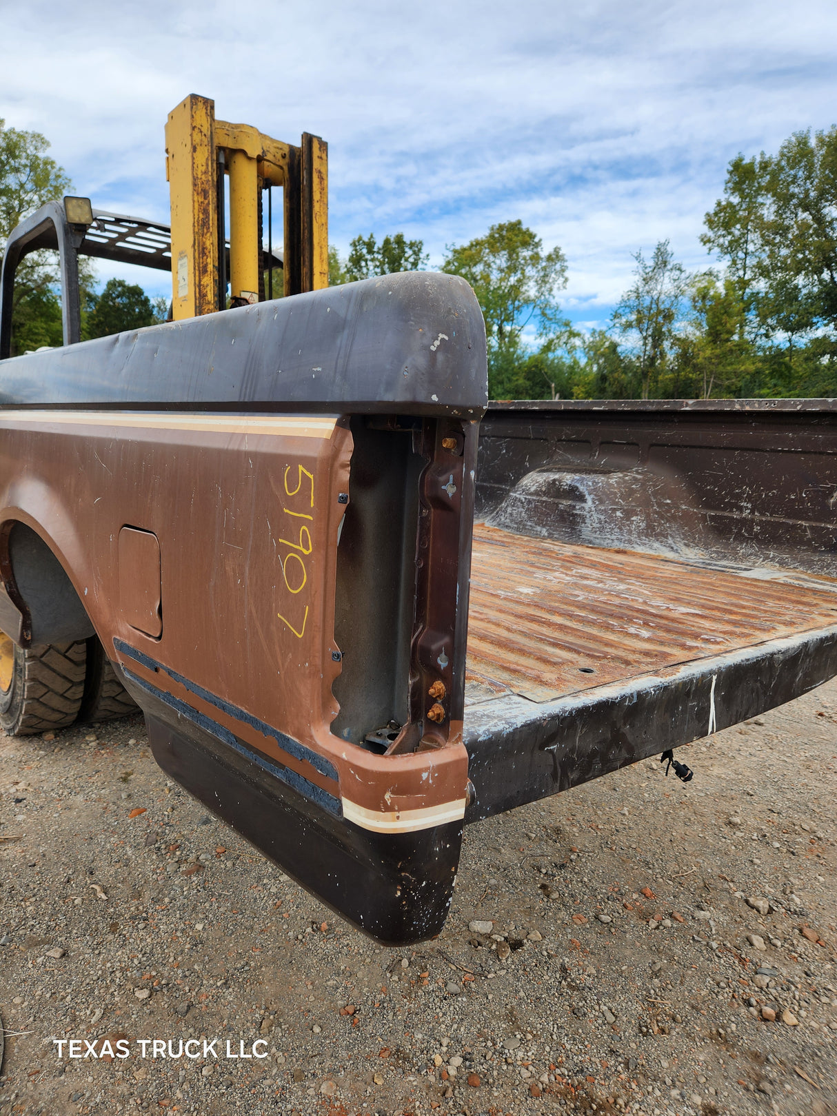 1987-1997 Ford F150 F250 F350 OBS 6' 9" Short Truck Bed