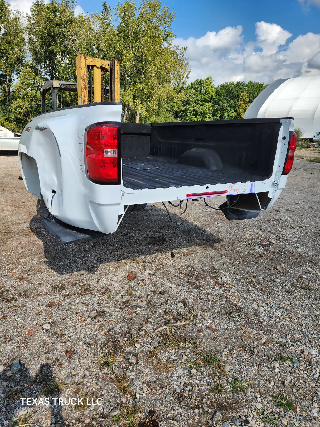 2014-2019 Chevrolet Silverado / GMC Sierra 3500 HD 8' Dually Truck Bed