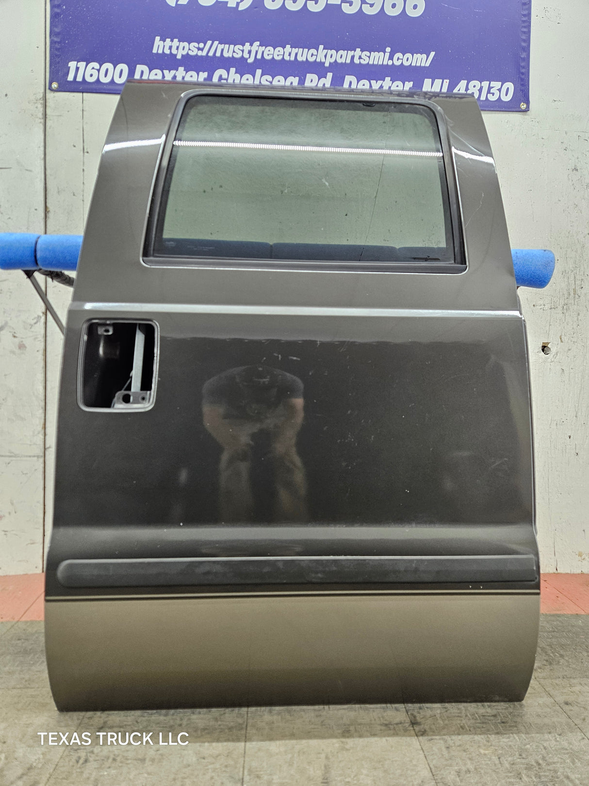 1999-2011 Ford Super Duty F250 F350 F450 F550 RH Crew Cab Passenger Side Rear Door