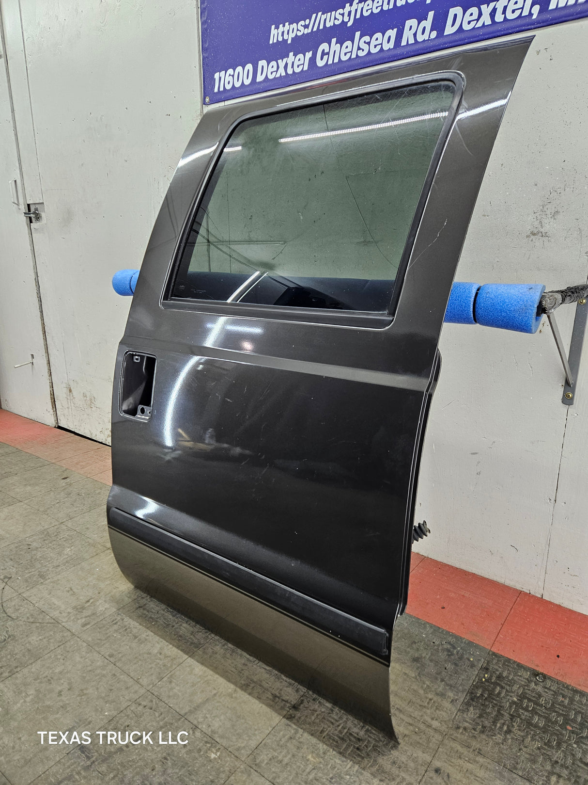 1999-2011 Ford Super Duty F250 F350 F450 F550 RH Crew Cab Passenger Side Rear Door