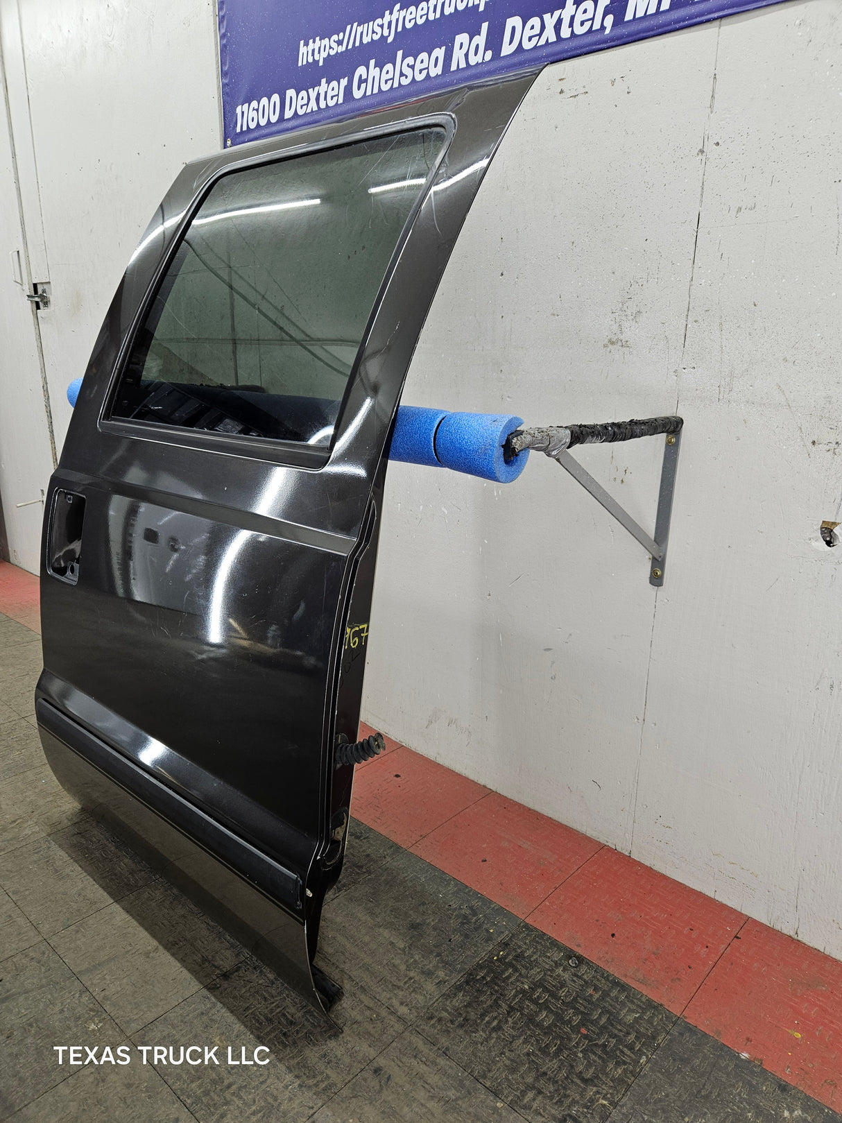 1999-2011 Ford Super Duty F250 F350 F450 F550 RH Crew Cab Passenger Side Rear Door