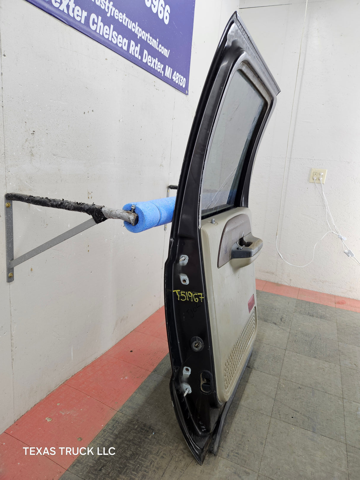 1999-2011 Ford Super Duty F250 F350 F450 F550 RH Crew Cab Passenger Side Rear Door