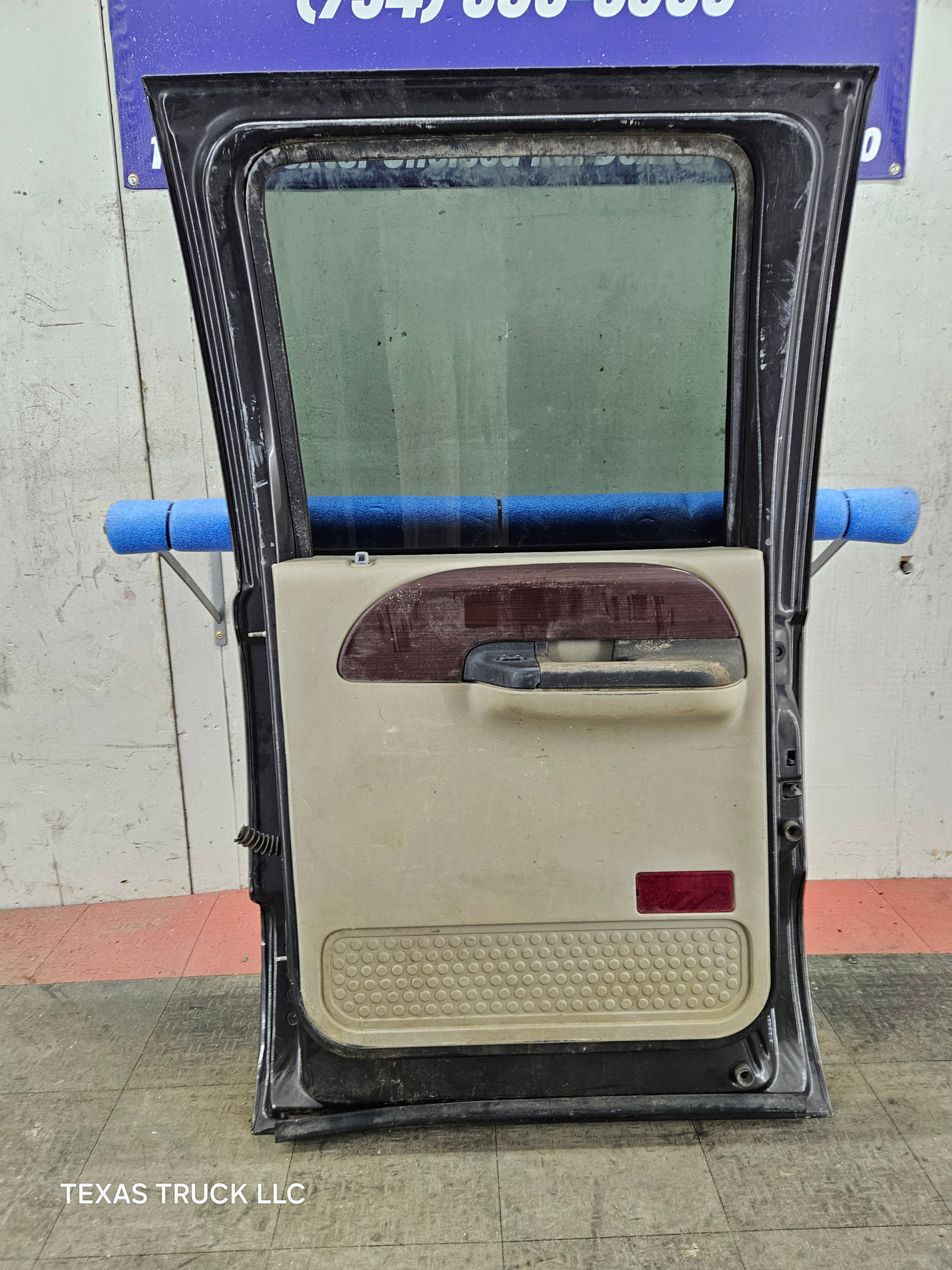 1999-2011 Ford Super Duty F250 F350 F450 F550 RH Crew Cab Passenger Side Rear Door