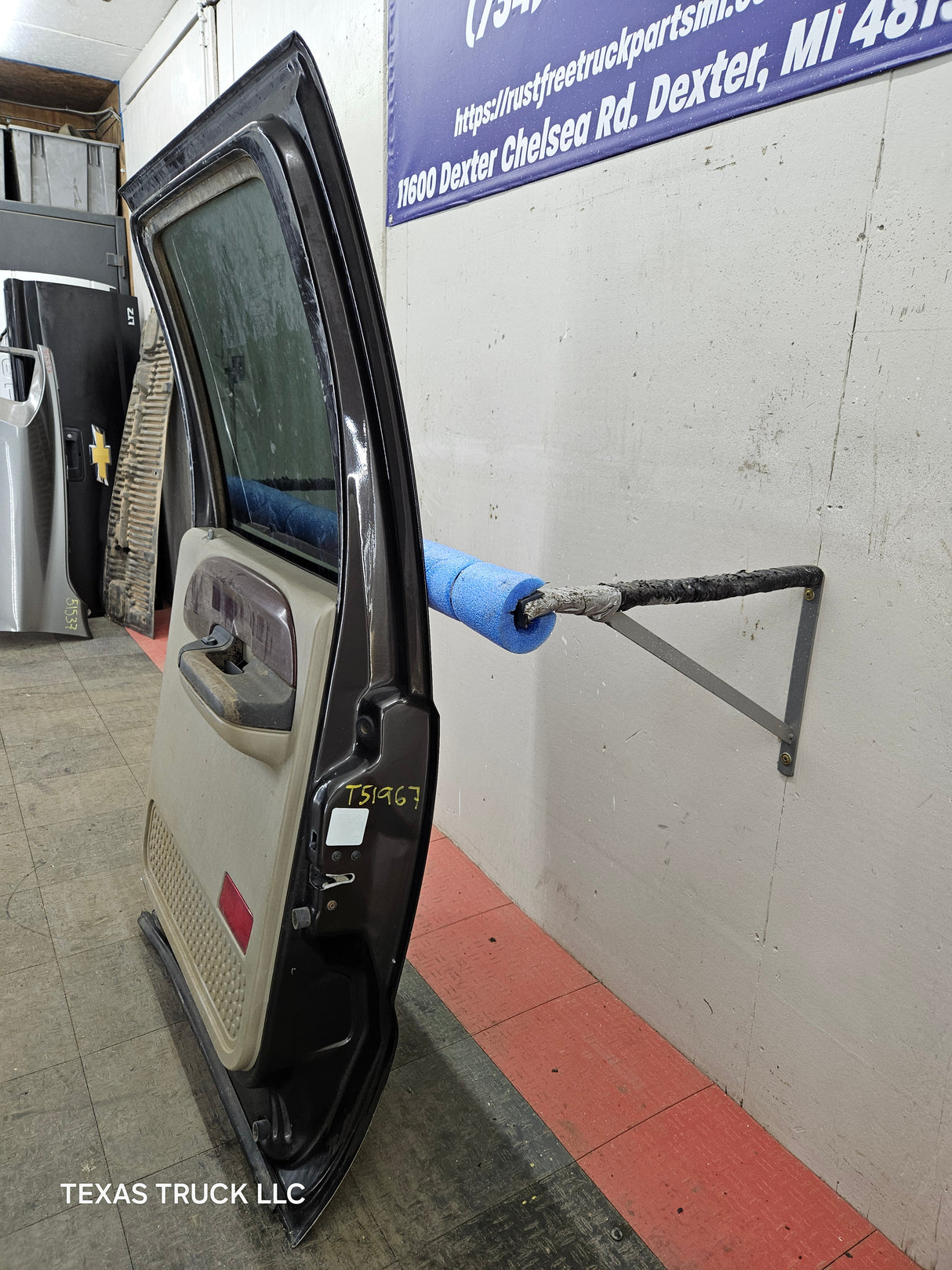 1999-2011 Ford Super Duty F250 F350 F450 F550 RH Crew Cab Passenger Side Rear Door