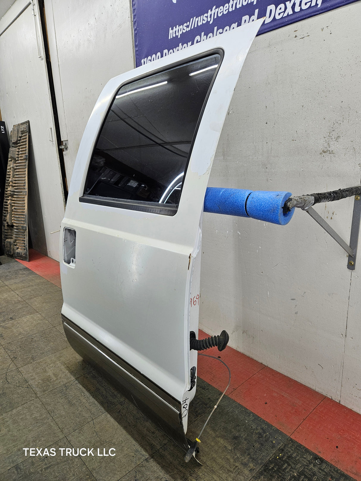 1999-2011 Ford Super Duty F250 F350 F450 F550 RH Crew Cab Passenger Side Rear Door