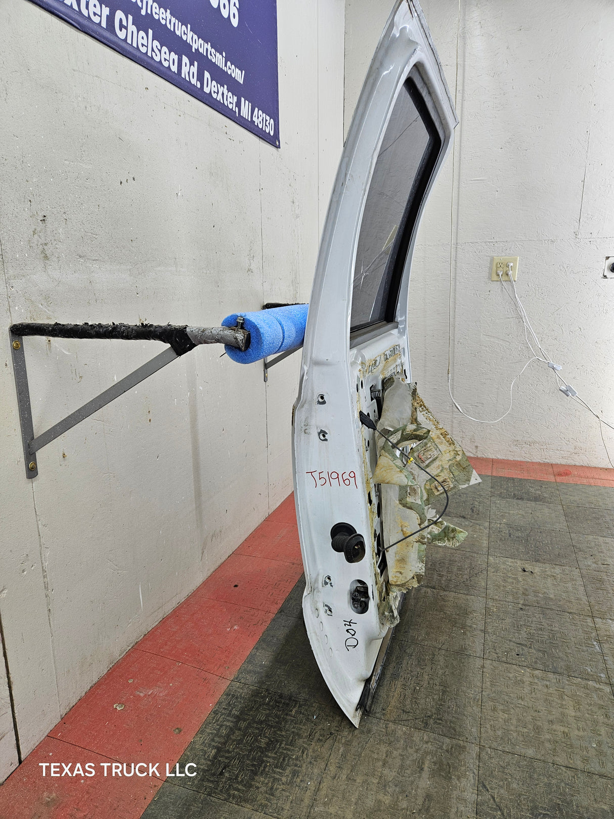 1999-2011 Ford Super Duty F250 F350 F450 F550 RH Crew Cab Passenger Side Rear Door