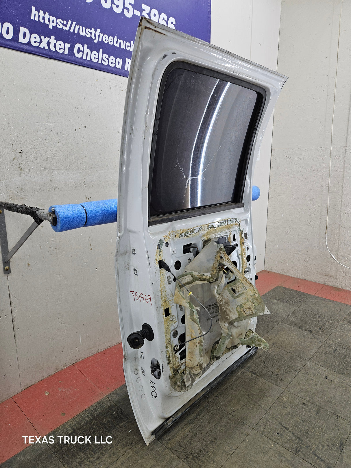 1999-2011 Ford Super Duty F250 F350 F450 F550 RH Crew Cab Passenger Side Rear Door