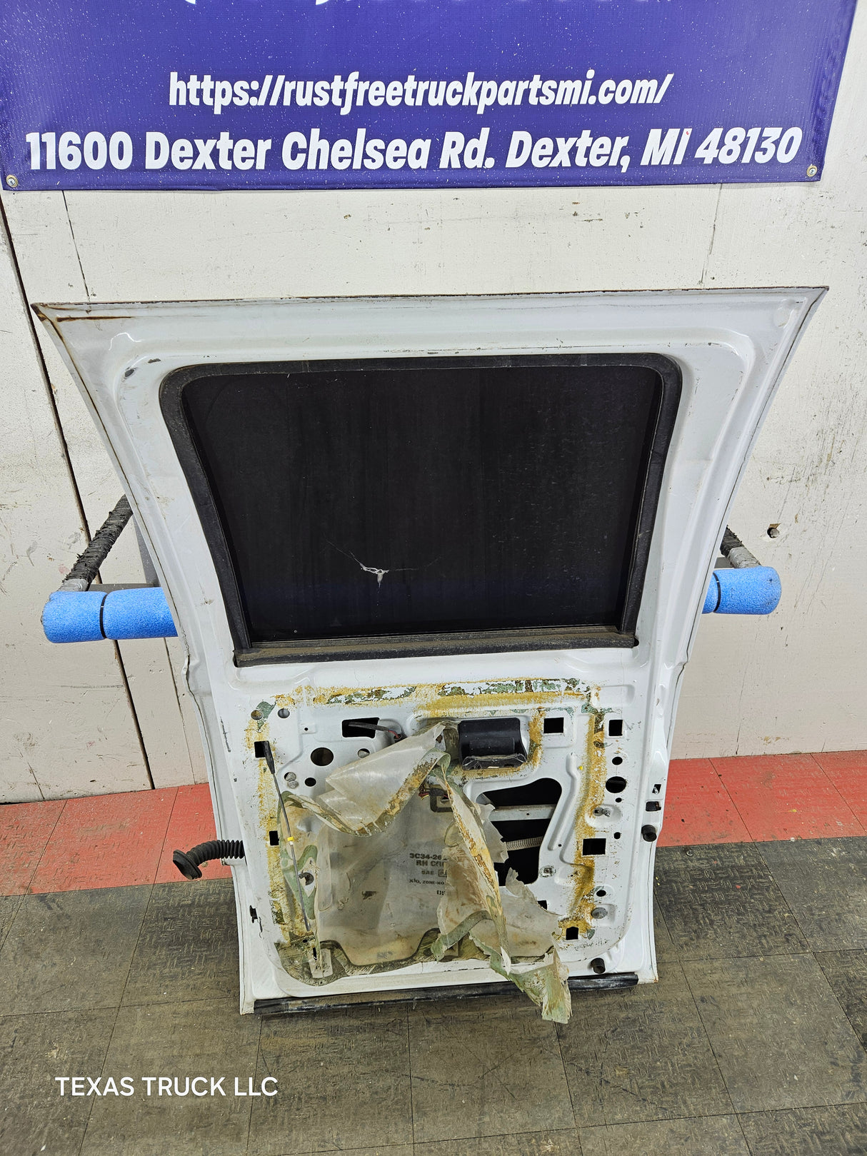 1999-2011 Ford Super Duty F250 F350 F450 F550 RH Crew Cab Passenger Side Rear Door