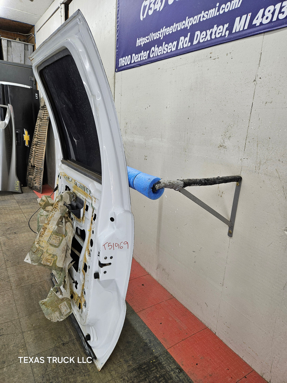 1999-2011 Ford Super Duty F250 F350 F450 F550 RH Crew Cab Passenger Side Rear Door