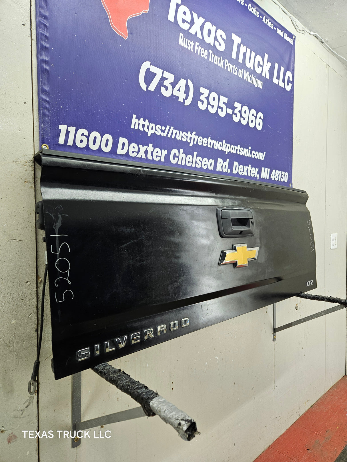 2014-2019 Chevrolet Silverado / GMC Sierra 1500 2500 3500 HD Tailgate