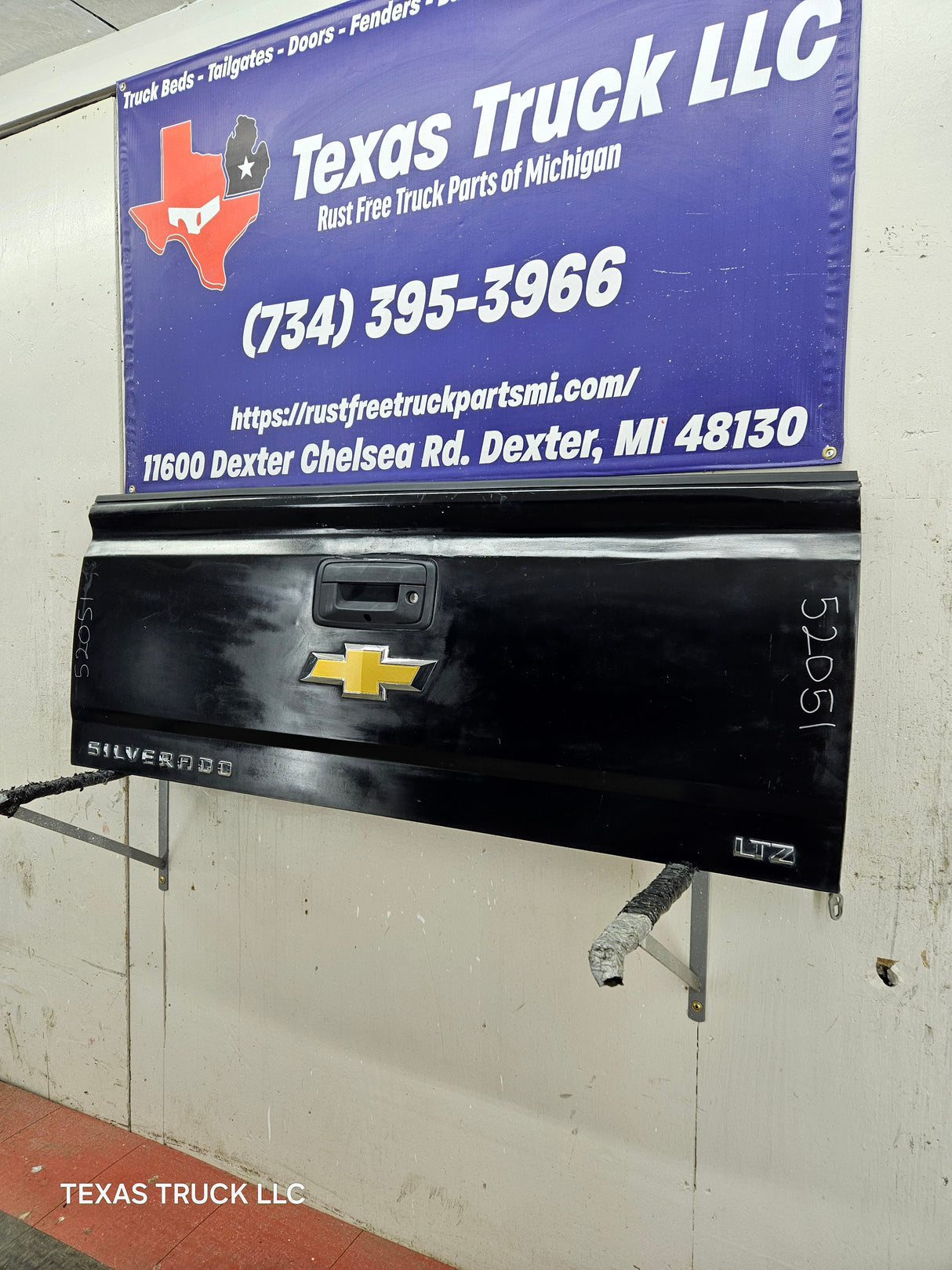 2014-2019 Chevrolet Silverado / GMC Sierra 1500 2500 3500 HD Tailgate