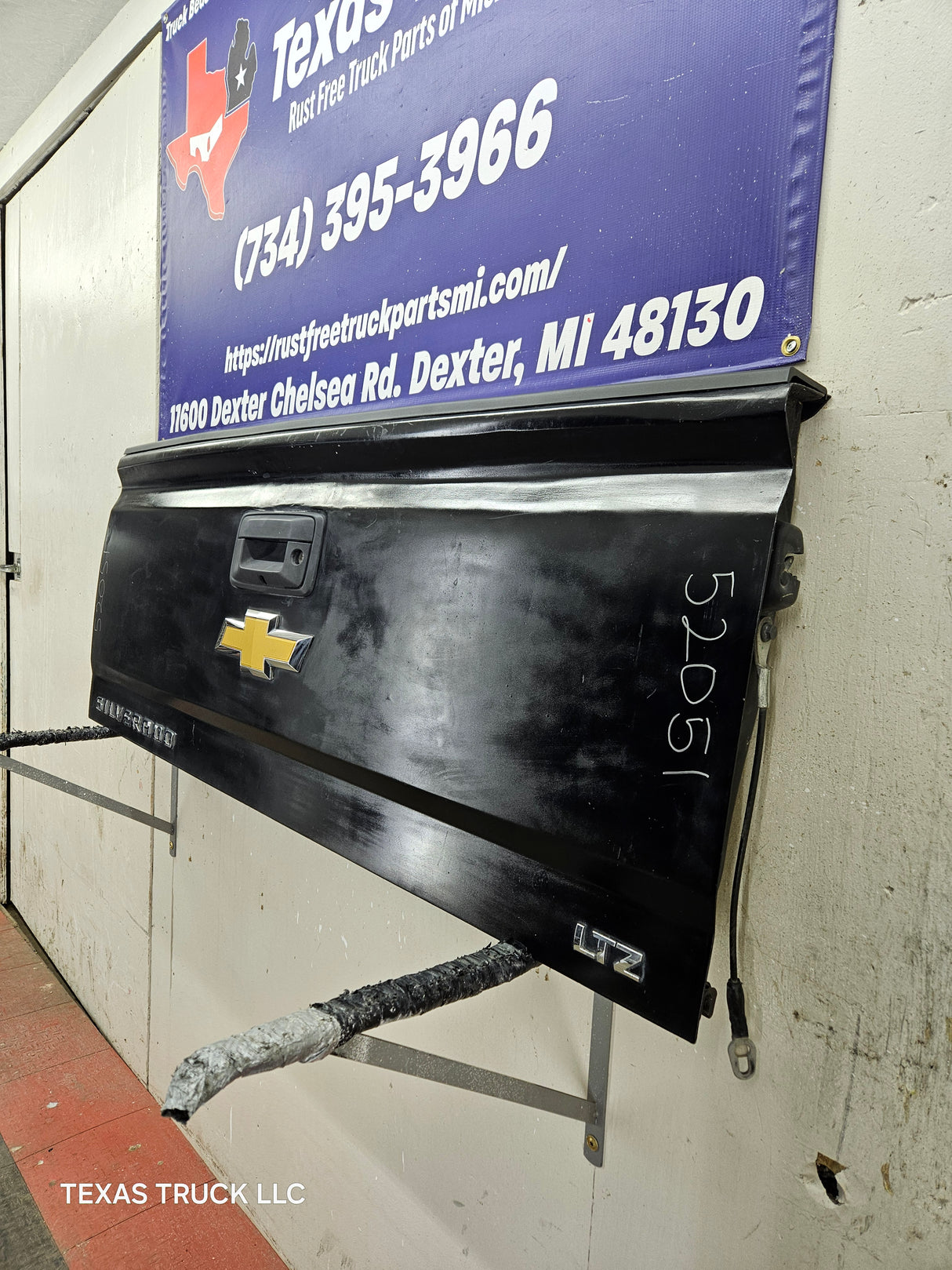 2014-2019 Chevrolet Silverado / GMC Sierra 1500 2500 3500 HD Tailgate