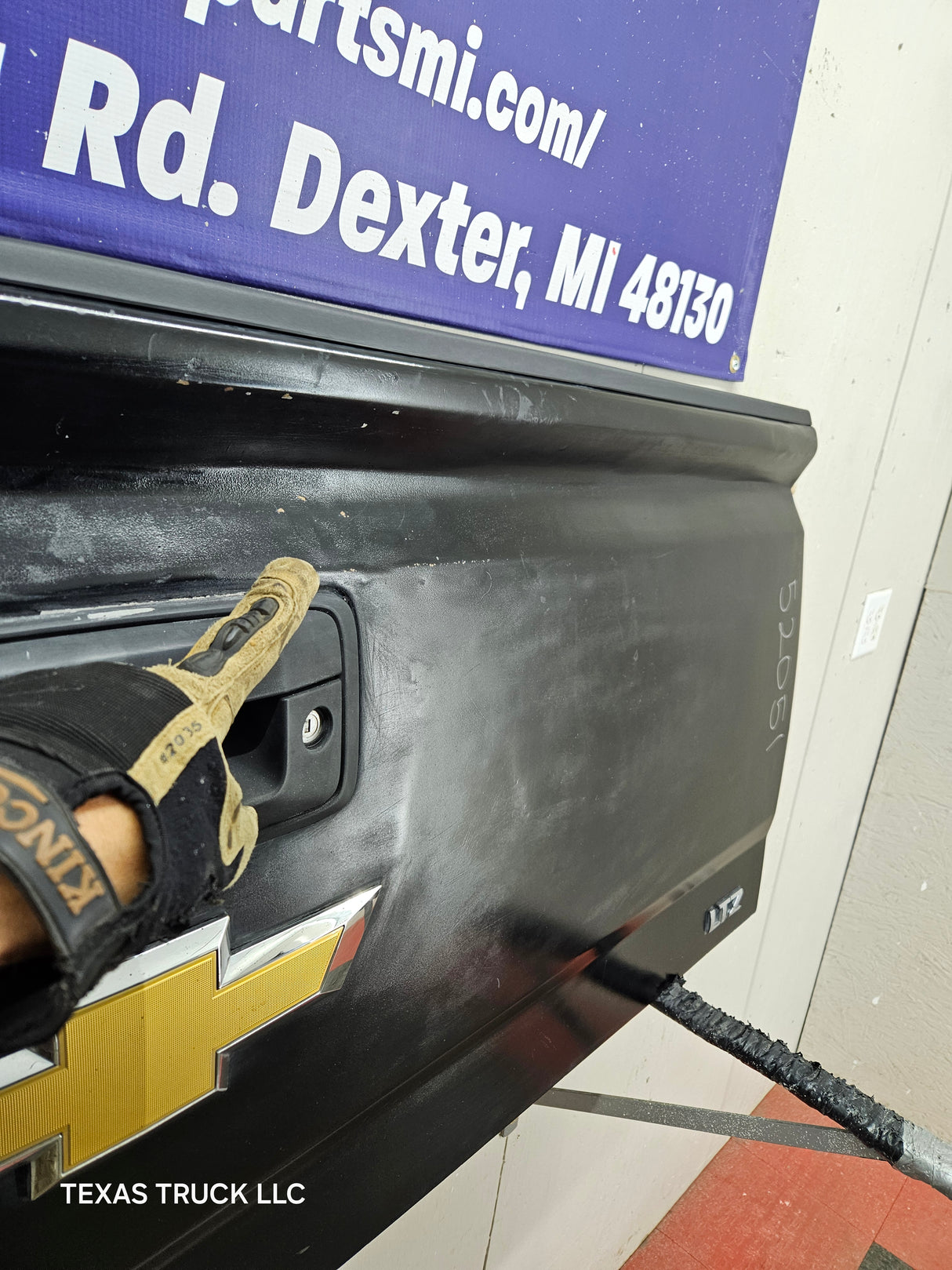 2014-2019 Chevrolet Silverado / GMC Sierra 1500 2500 3500 HD Tailgate