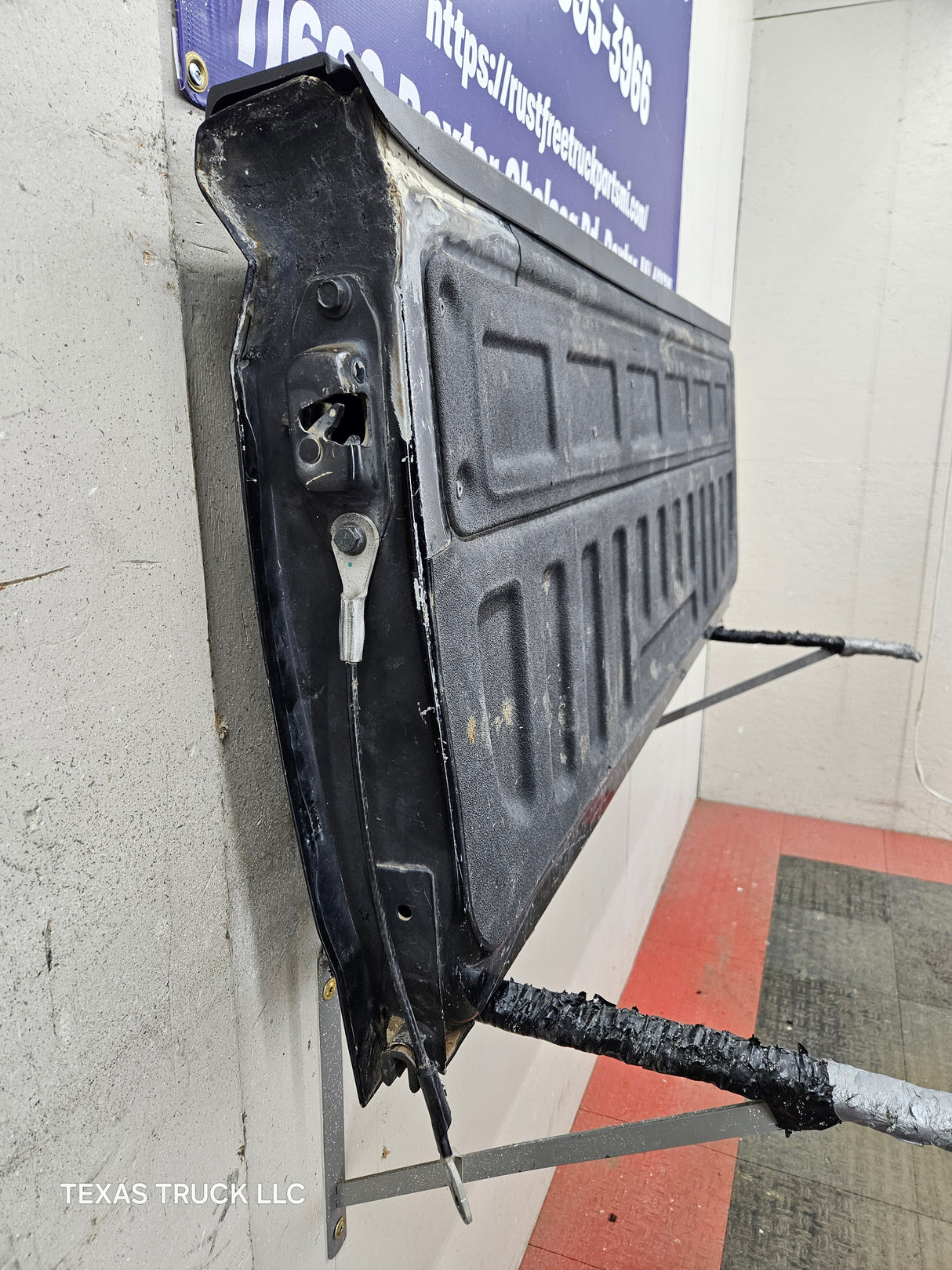 2014-2019 Chevrolet Silverado / GMC Sierra 1500 2500 3500 HD Tailgate