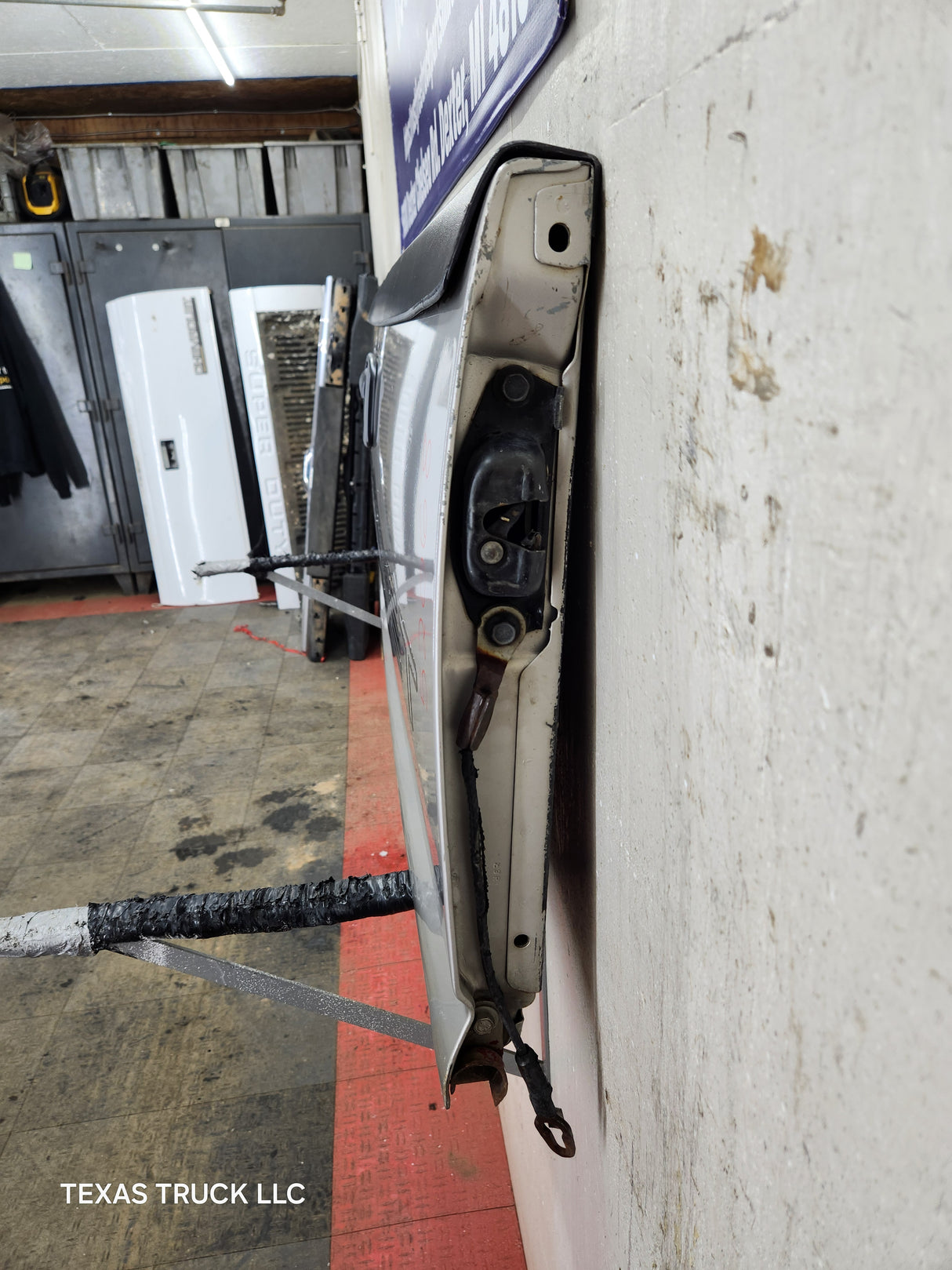 1999-2007 Chevrolet Silverado / GMC Sierra 1500 2500 3500 Tailgate - Pewter