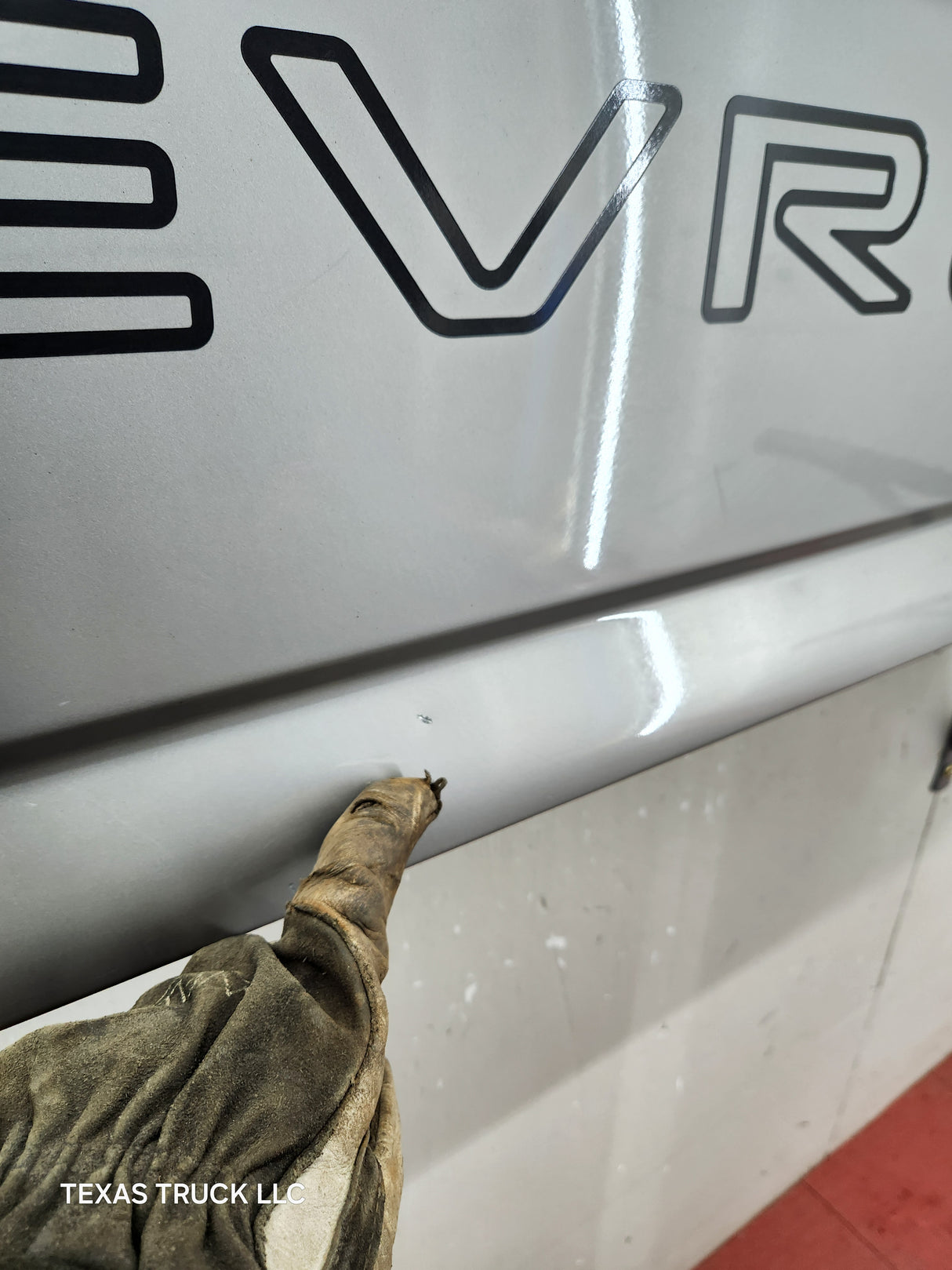 1999-2007 Chevrolet Silverado / GMC Sierra 1500 2500 3500 Tailgate - Pewter