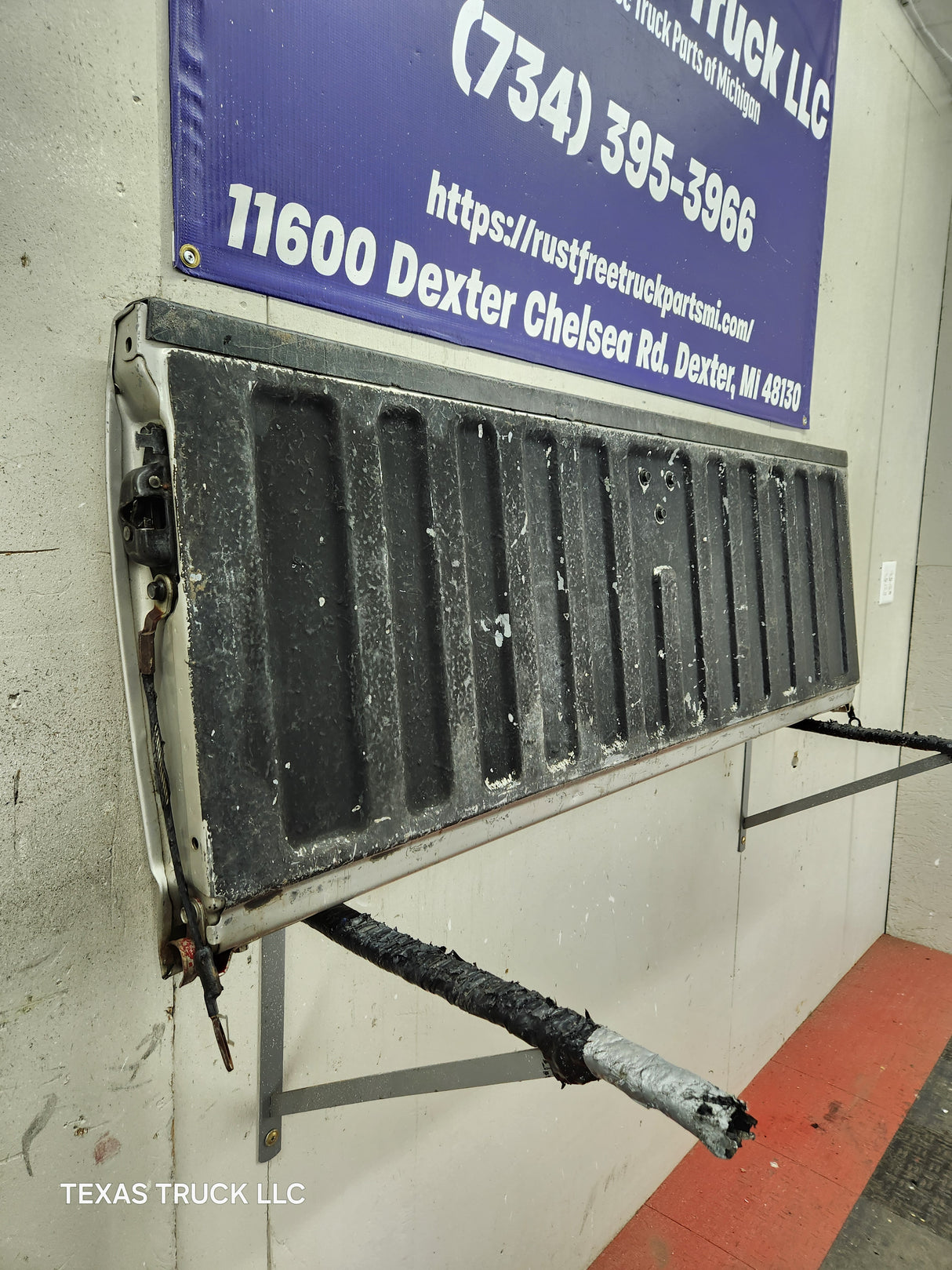 1999-2007 Chevrolet Silverado / GMC Sierra 1500 2500 3500 Tailgate - Pewter