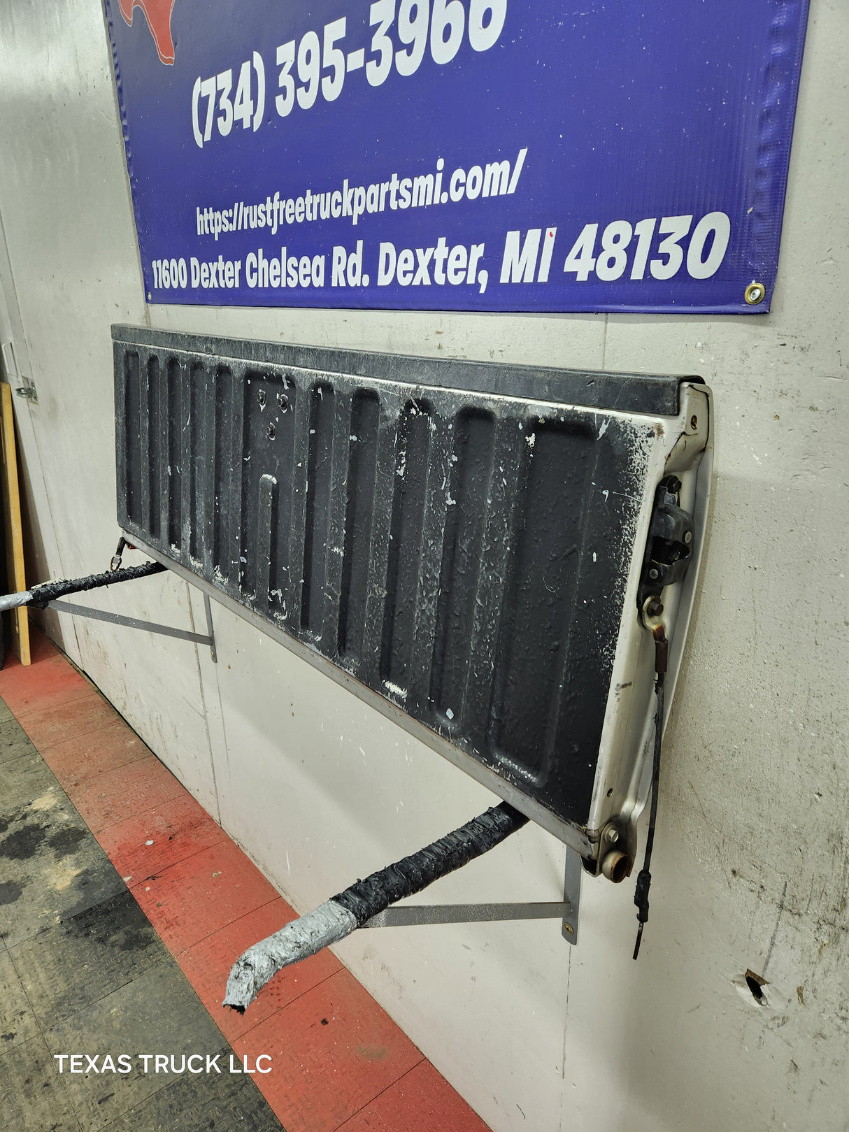 1999-2007 Chevrolet Silverado / GMC Sierra 1500 2500 3500 Tailgate - Pewter