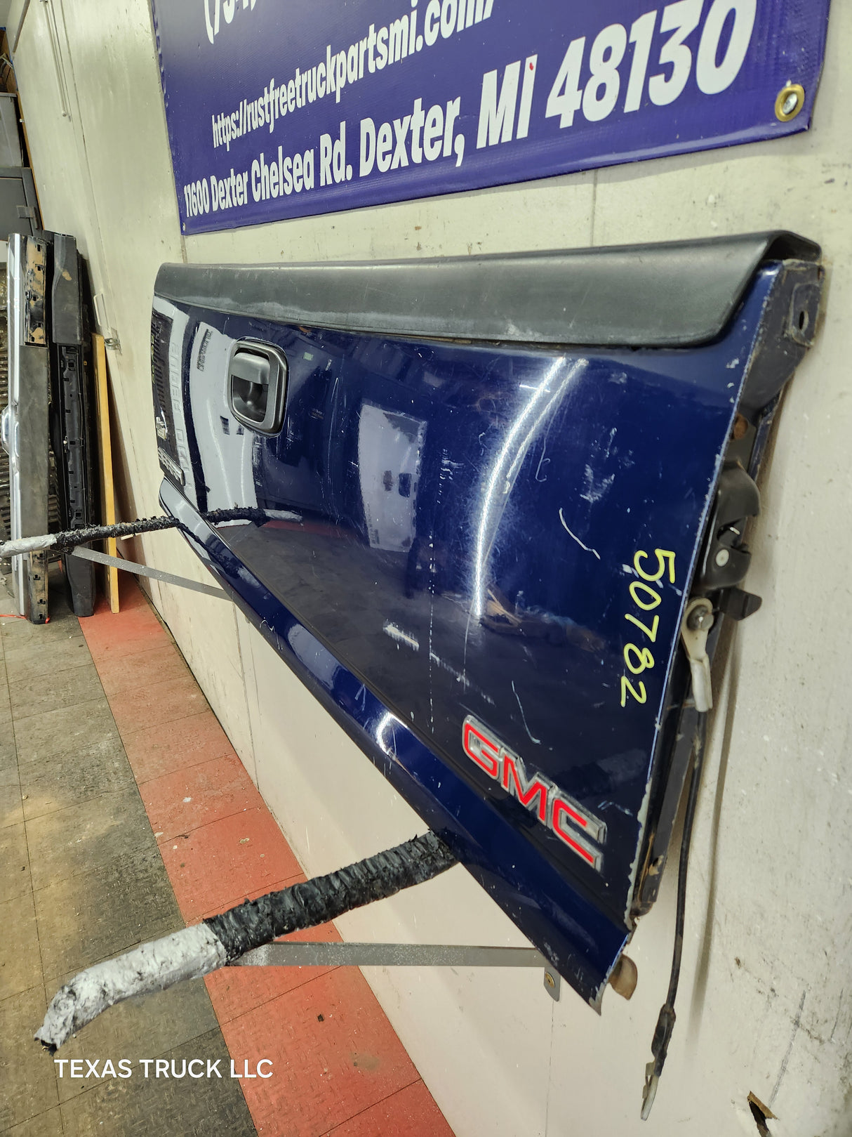 1999-2007 Chevrolet Silverado / GMC Sierra 1500 2500 3500 Tailgate