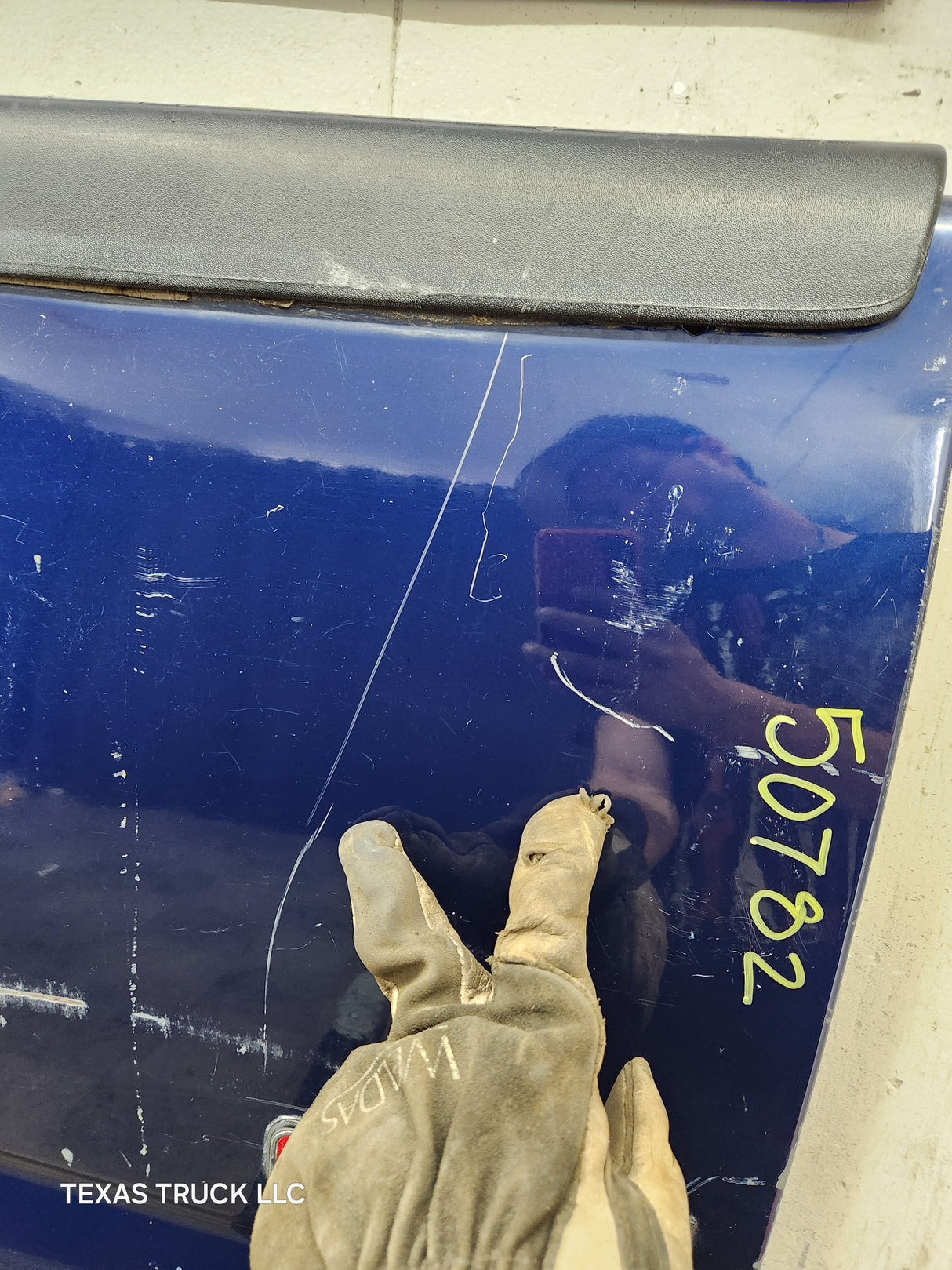 1999-2007 Chevrolet Silverado / GMC Sierra 1500 2500 3500 Tailgate