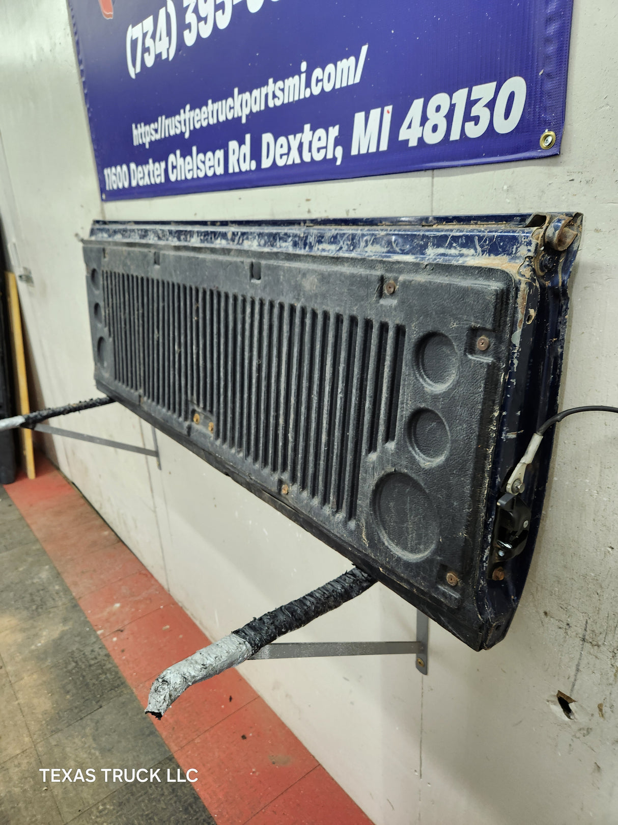 1999-2007 Chevrolet Silverado / GMC Sierra 1500 2500 3500 Tailgate