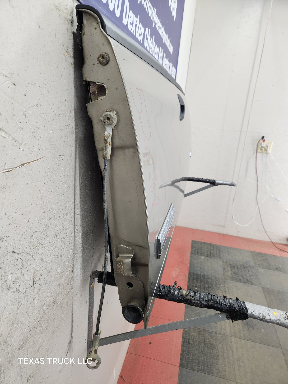 1997-2003 F150 / 1999-2007 Ford F250 F350 F450 F550 Super Duty Tailgate