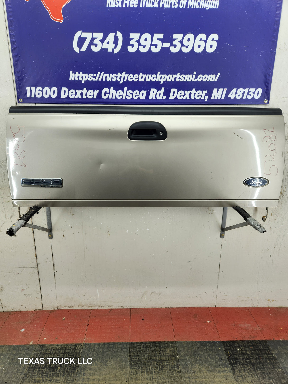 1997-2003 F150 / 1999-2007 Ford F250 F350 F450 F550 Super Duty Tailgate