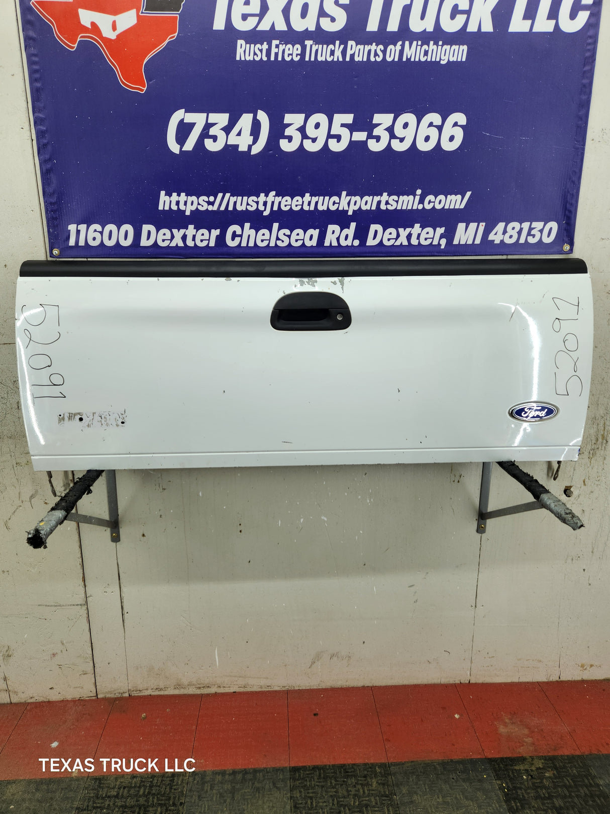 1997-2003 F150 / 1999-2007 Ford F250 F350 F450 F550 Super Duty Tailgate