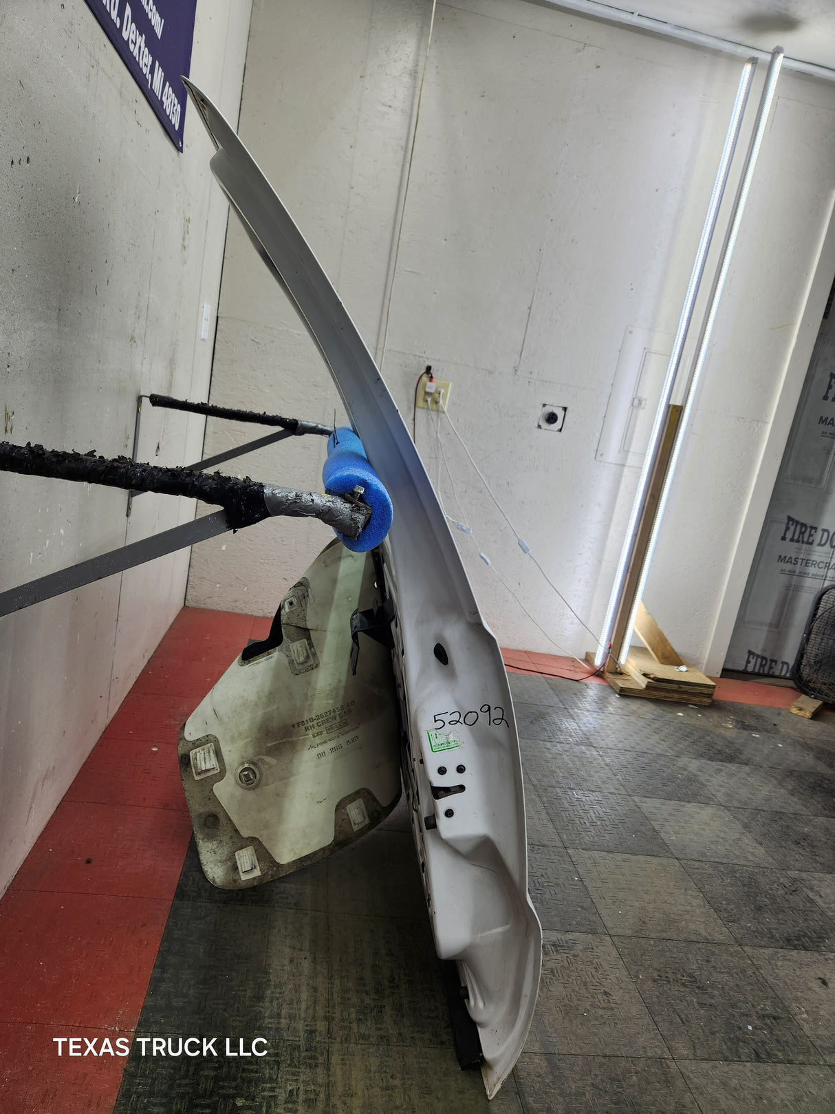 1999-2011 Ford Super Duty F250 F350 F450 F550 RH Crew Cab Passenger Side Rear Door Oxford White