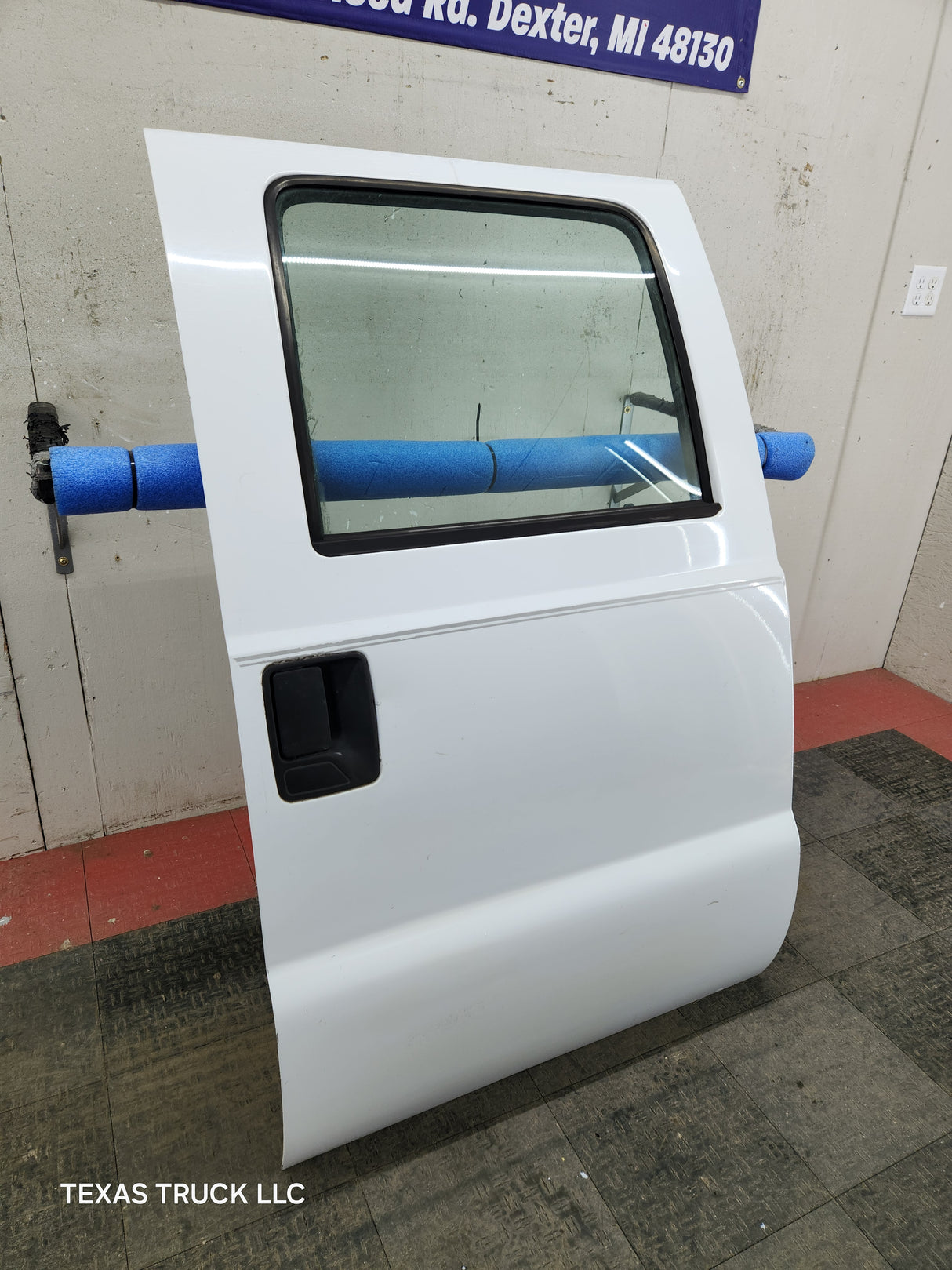 1999-2011 Ford Super Duty F250 F350 F450 F550 RH Crew Cab Passenger Side Rear Door Oxford White