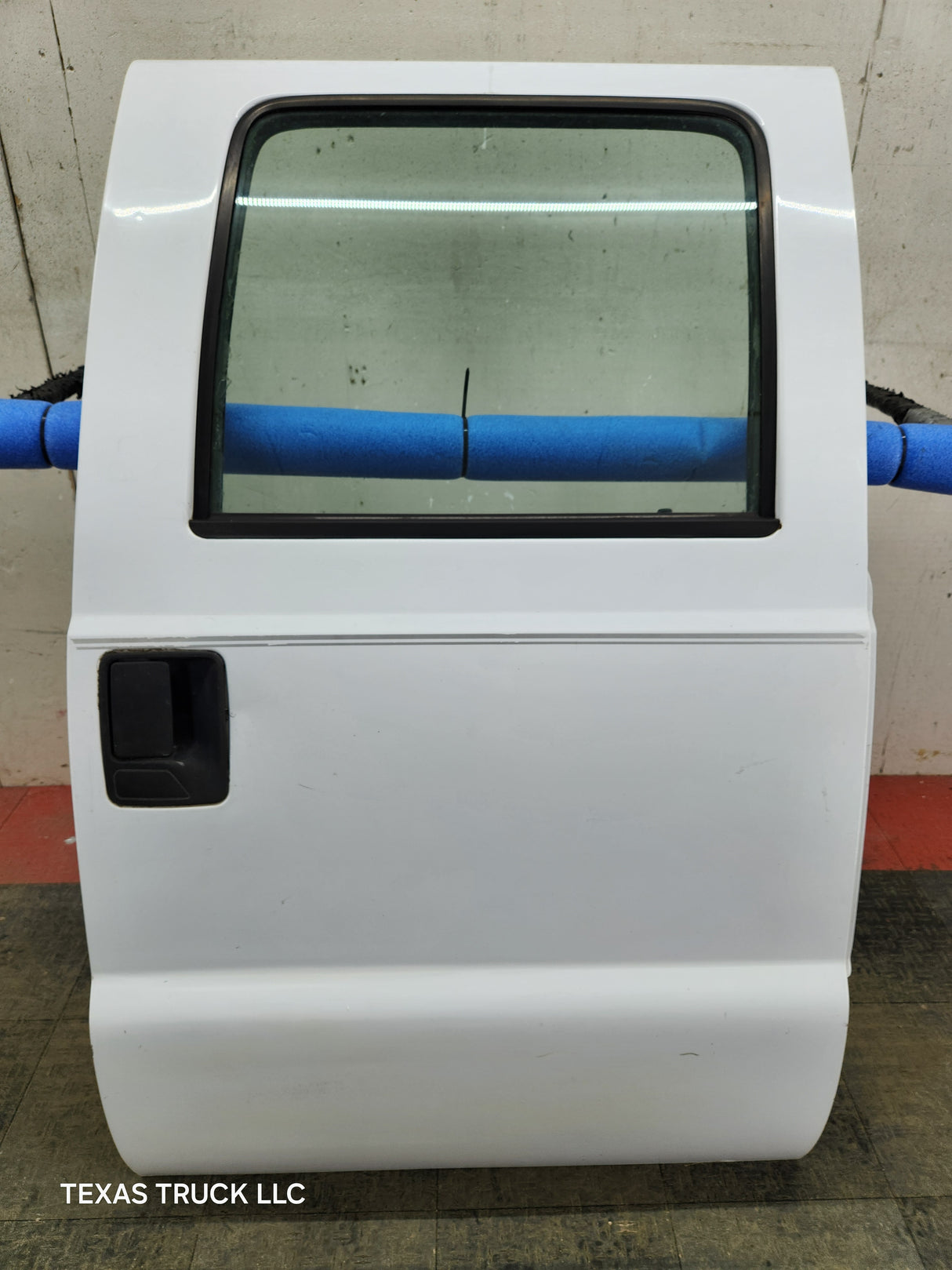 1999-2011 Ford Super Duty F250 F350 F450 F550 RH Crew Cab Passenger Side Rear Door Oxford White