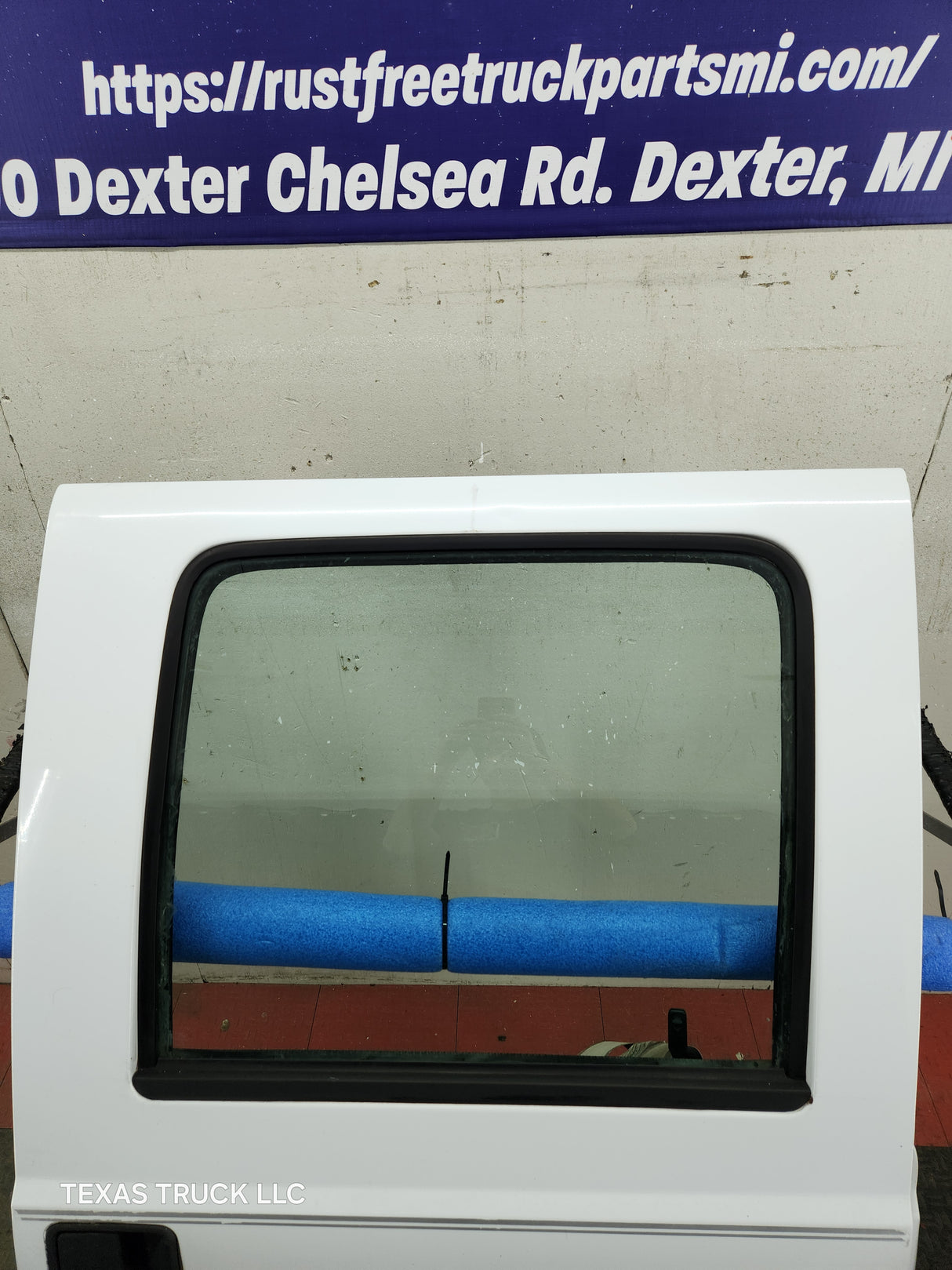 1999-2011 Ford Super Duty F250 F350 F450 F550 RH Crew Cab Passenger Side Rear Door Oxford White