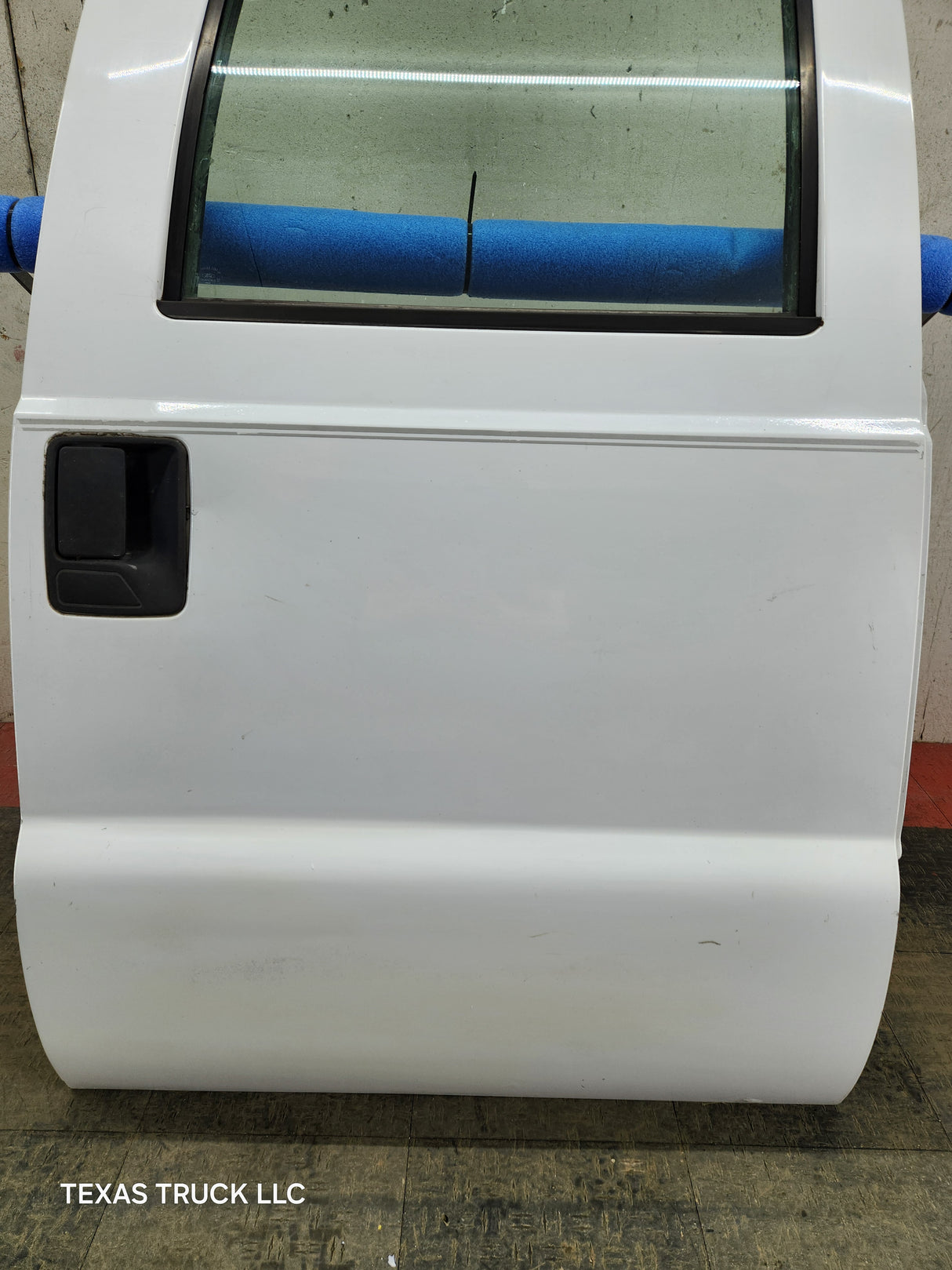 1999-2011 Ford Super Duty F250 F350 F450 F550 RH Crew Cab Passenger Side Rear Door Oxford White