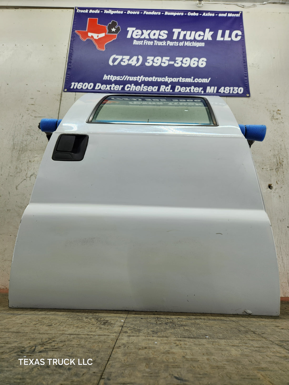 1999-2011 Ford Super Duty F250 F350 F450 F550 RH Crew Cab Passenger Side Rear Door Oxford White