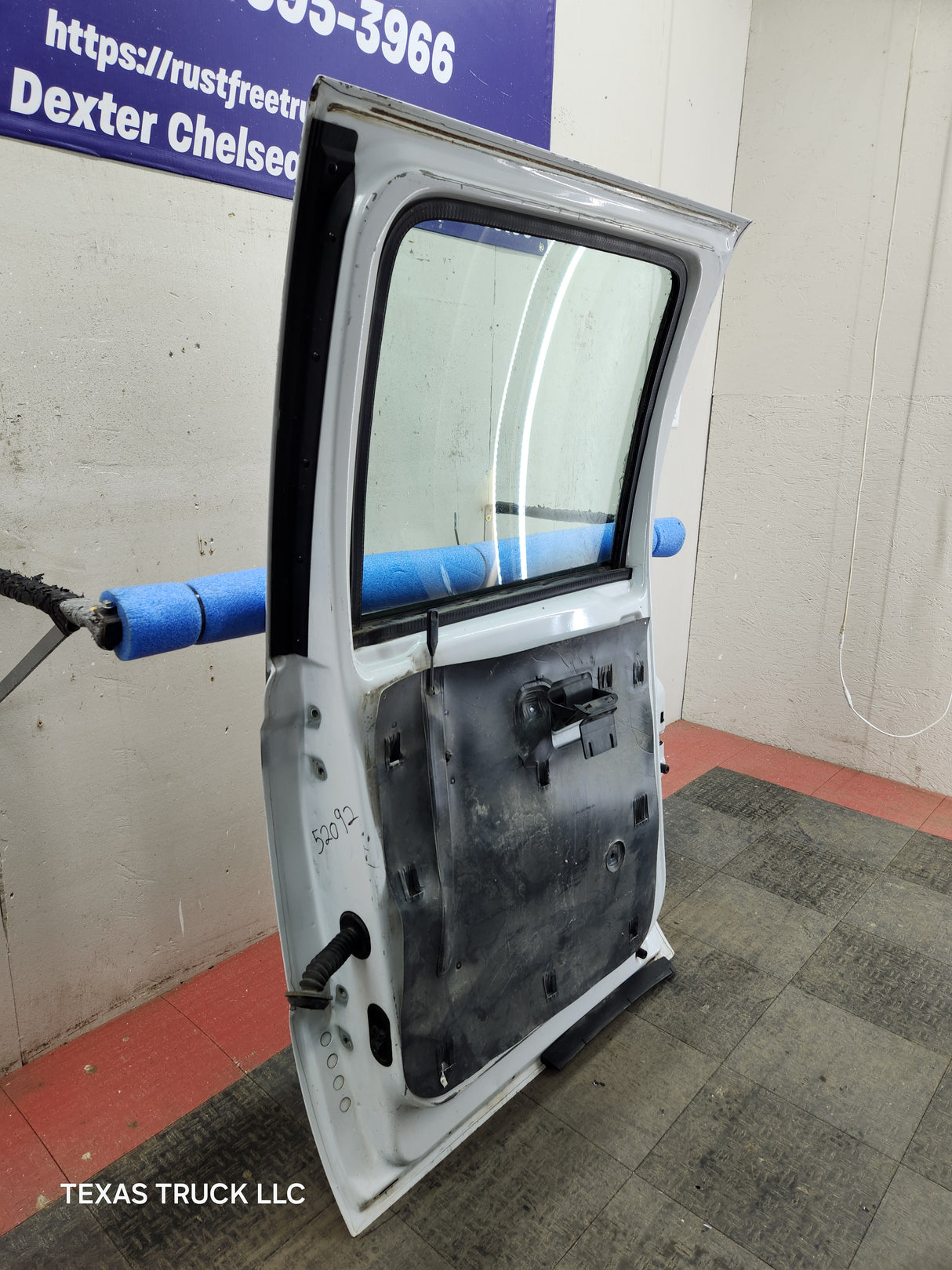 1999-2011 Ford Super Duty F250 F350 F450 F550 RH Crew Cab Passenger Side Rear Door Oxford White