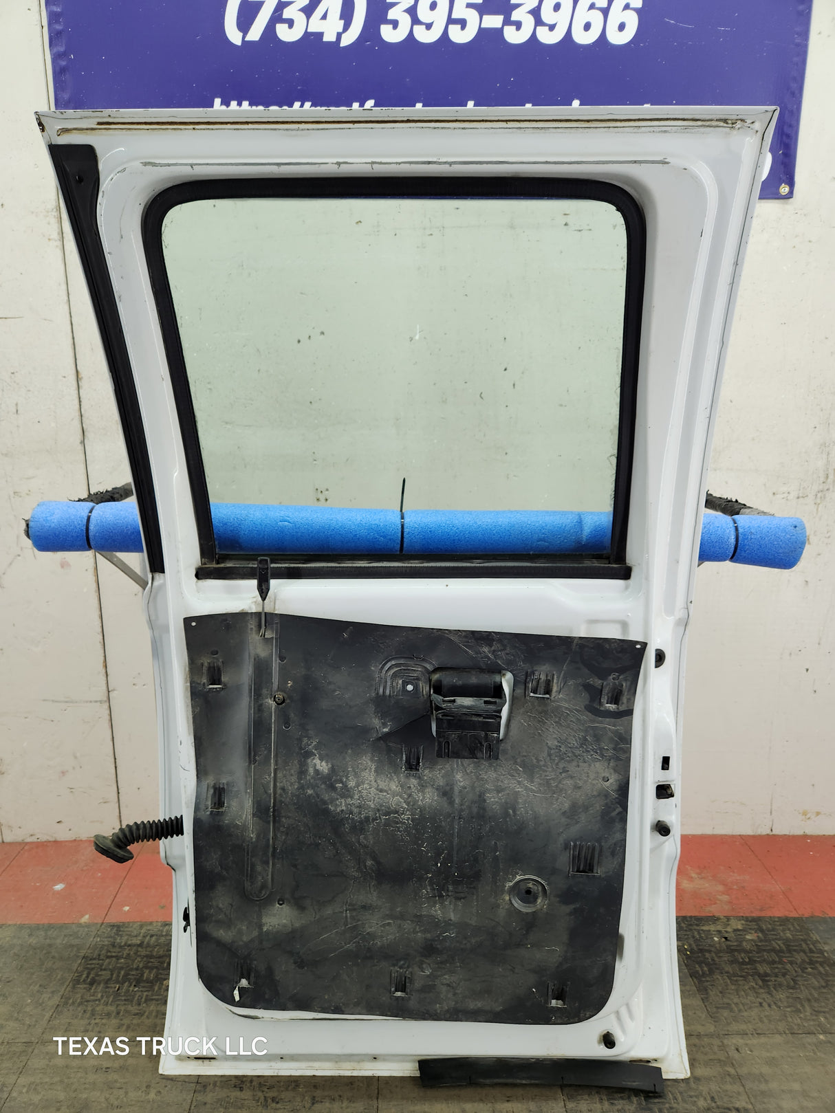 1999-2011 Ford Super Duty F250 F350 F450 F550 RH Crew Cab Passenger Side Rear Door Oxford White