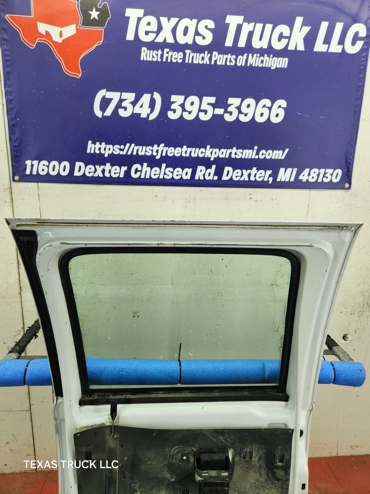 1999-2011 Ford Super Duty F250 F350 F450 F550 RH Crew Cab Passenger Side Rear Door Oxford White