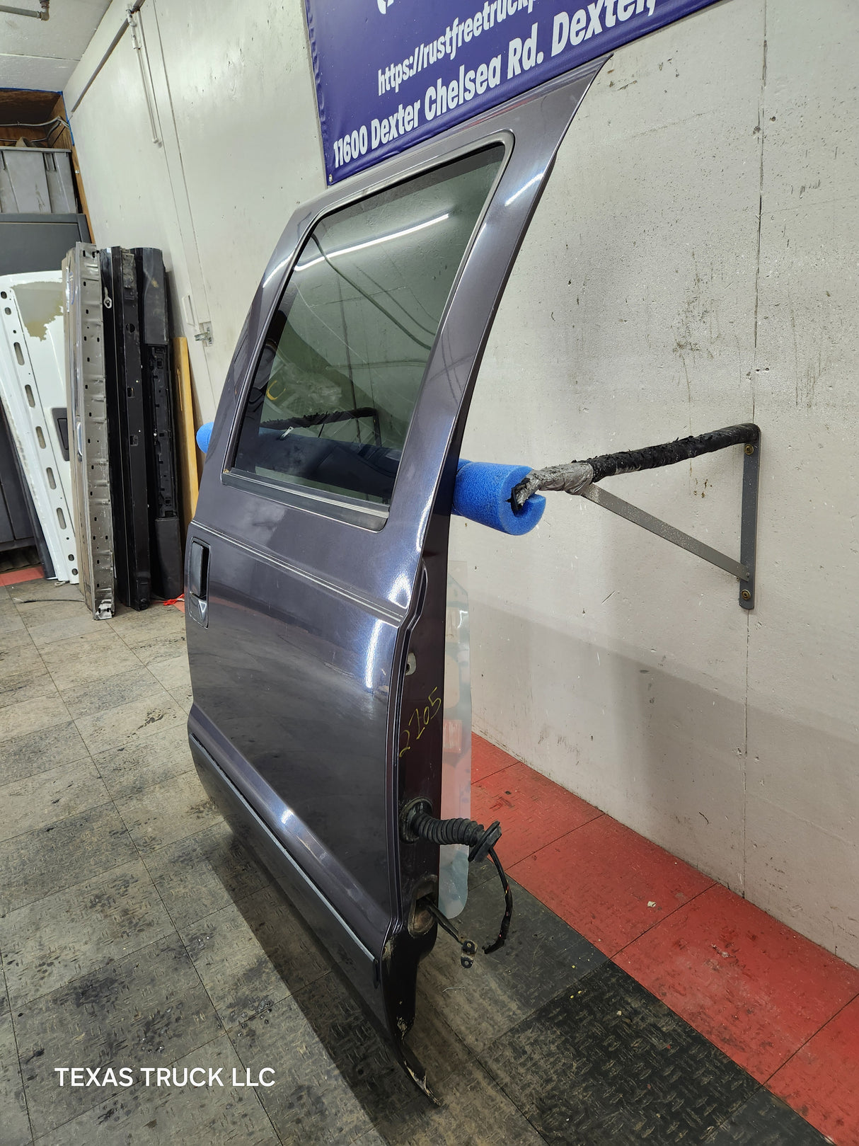 1999-2011 Ford Super Duty F250 F350 F450 F550 RH Crew Cab Passenger Side Rear Door Grey