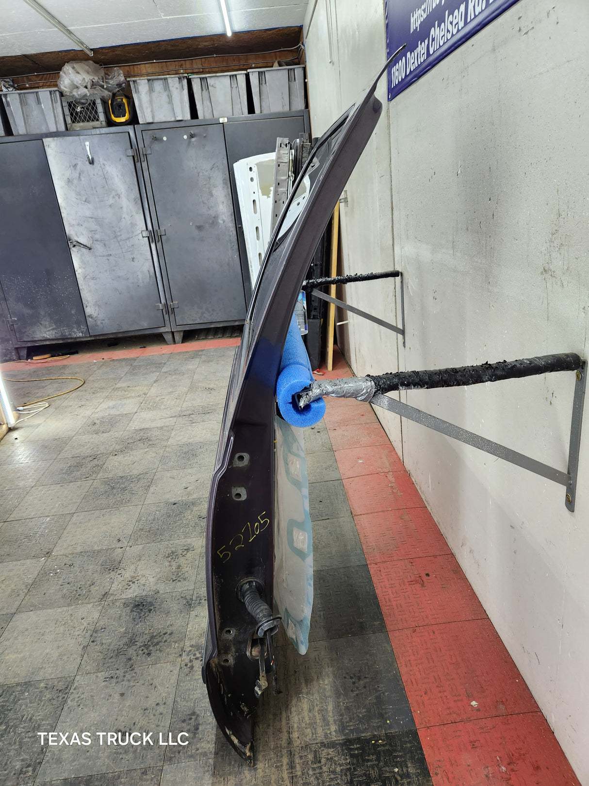 1999-2011 Ford Super Duty F250 F350 F450 F550 RH Crew Cab Passenger Side Rear Door Grey