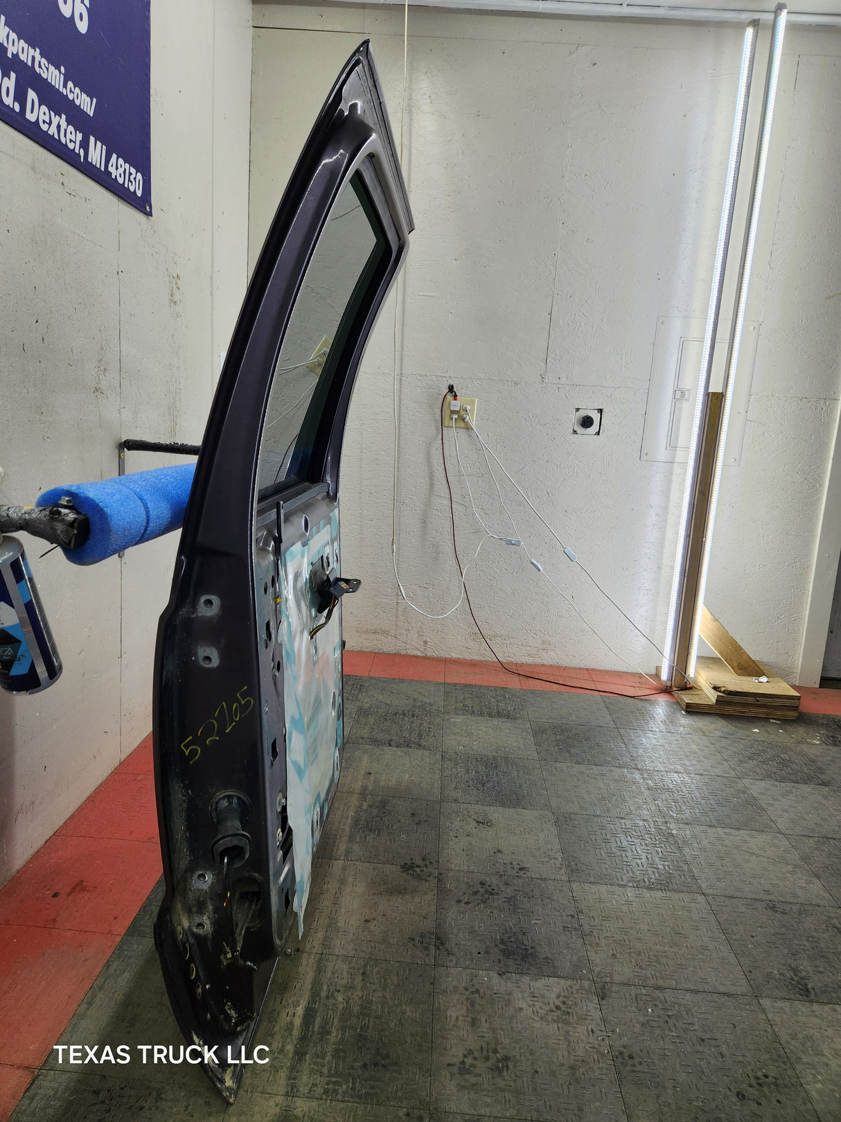 1999-2011 Ford Super Duty F250 F350 F450 F550 RH Crew Cab Passenger Side Rear Door Grey