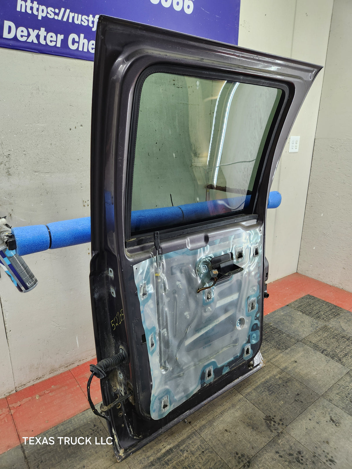 1999-2011 Ford Super Duty F250 F350 F450 F550 RH Crew Cab Passenger Side Rear Door Grey