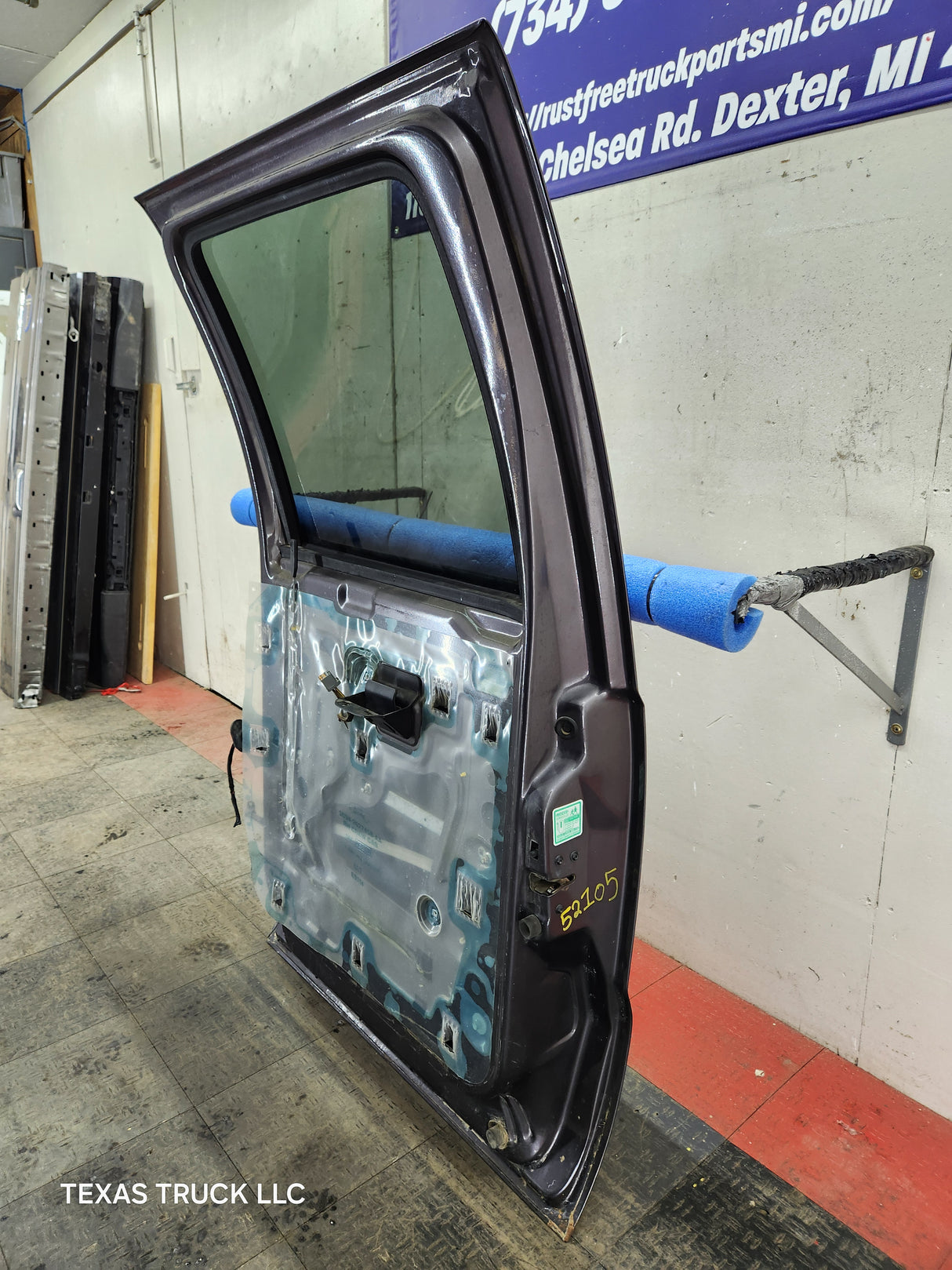 1999-2011 Ford Super Duty F250 F350 F450 F550 RH Crew Cab Passenger Side Rear Door Grey