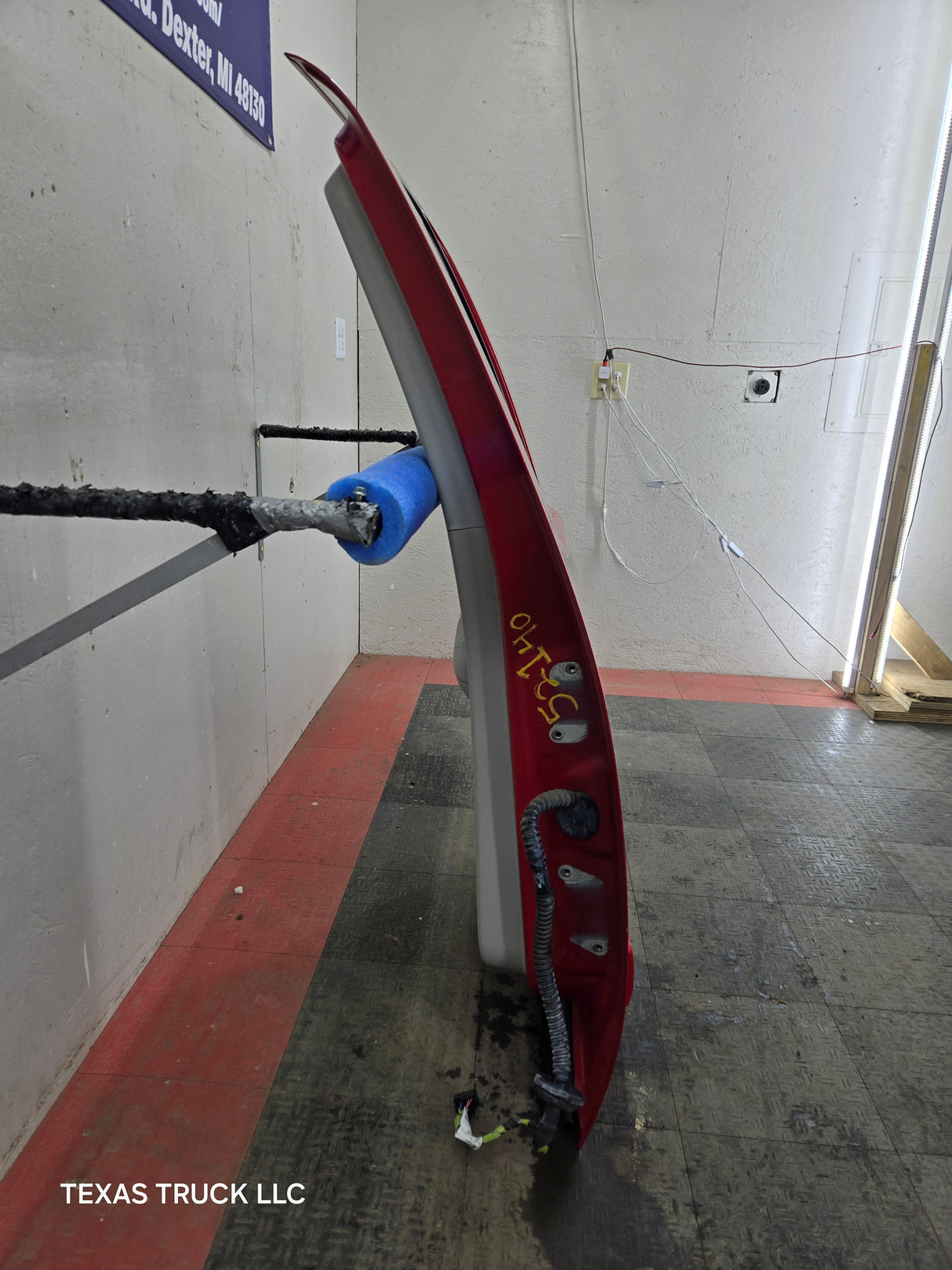 2007-2013 Chevrolet Silverado / GMC Sierra 1500 2500 3500 HD Extended Cab RH Rear Passenger Side Door