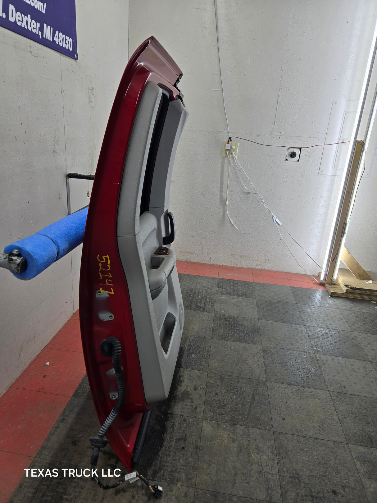 2007-2013 Chevrolet Silverado / GMC Sierra 1500 2500 3500 HD Extended Cab LH Rear Driver Side Door