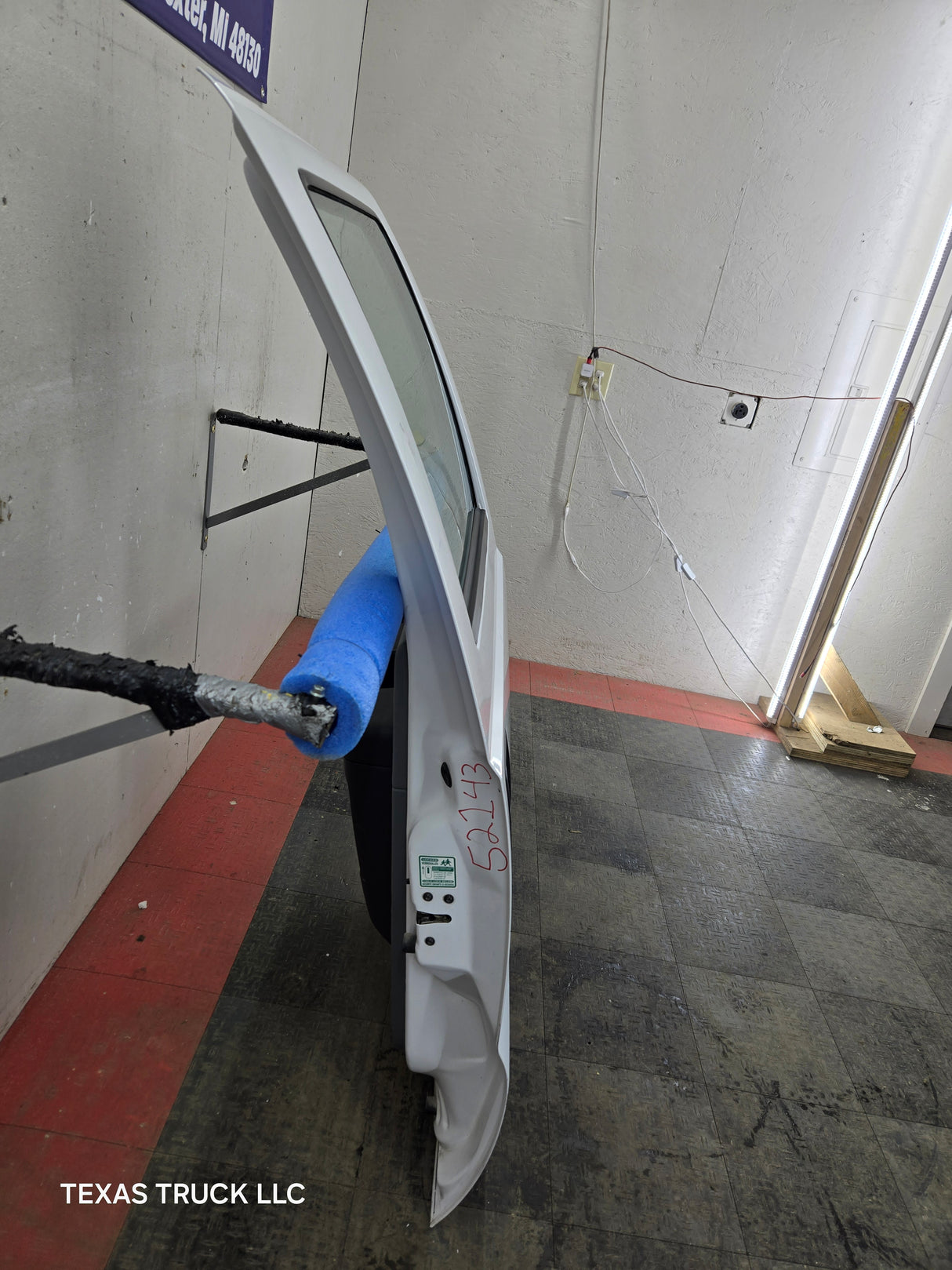 1999-2016 Ford Super Duty F250 F350 F450 F550 RH Crew Cab Passenger Side Rear Door